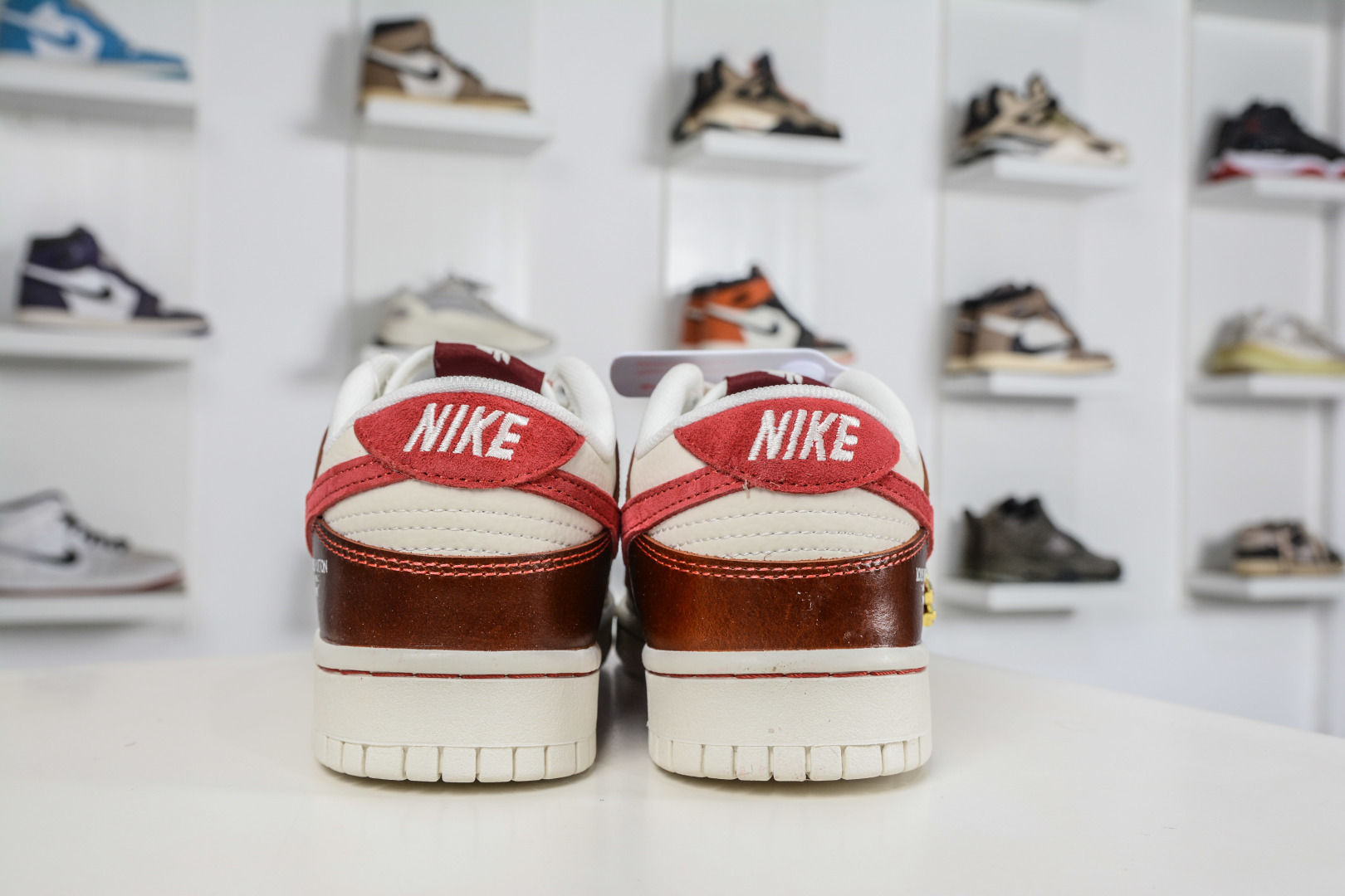 Nike SB Dunk Low x Louis Vuitton LV马年限定联名-酒红棕 DS6608-025 Nike SB Dunk Low x Louis Vuitton LV马年限定联名-酒红棕 DS6608-025