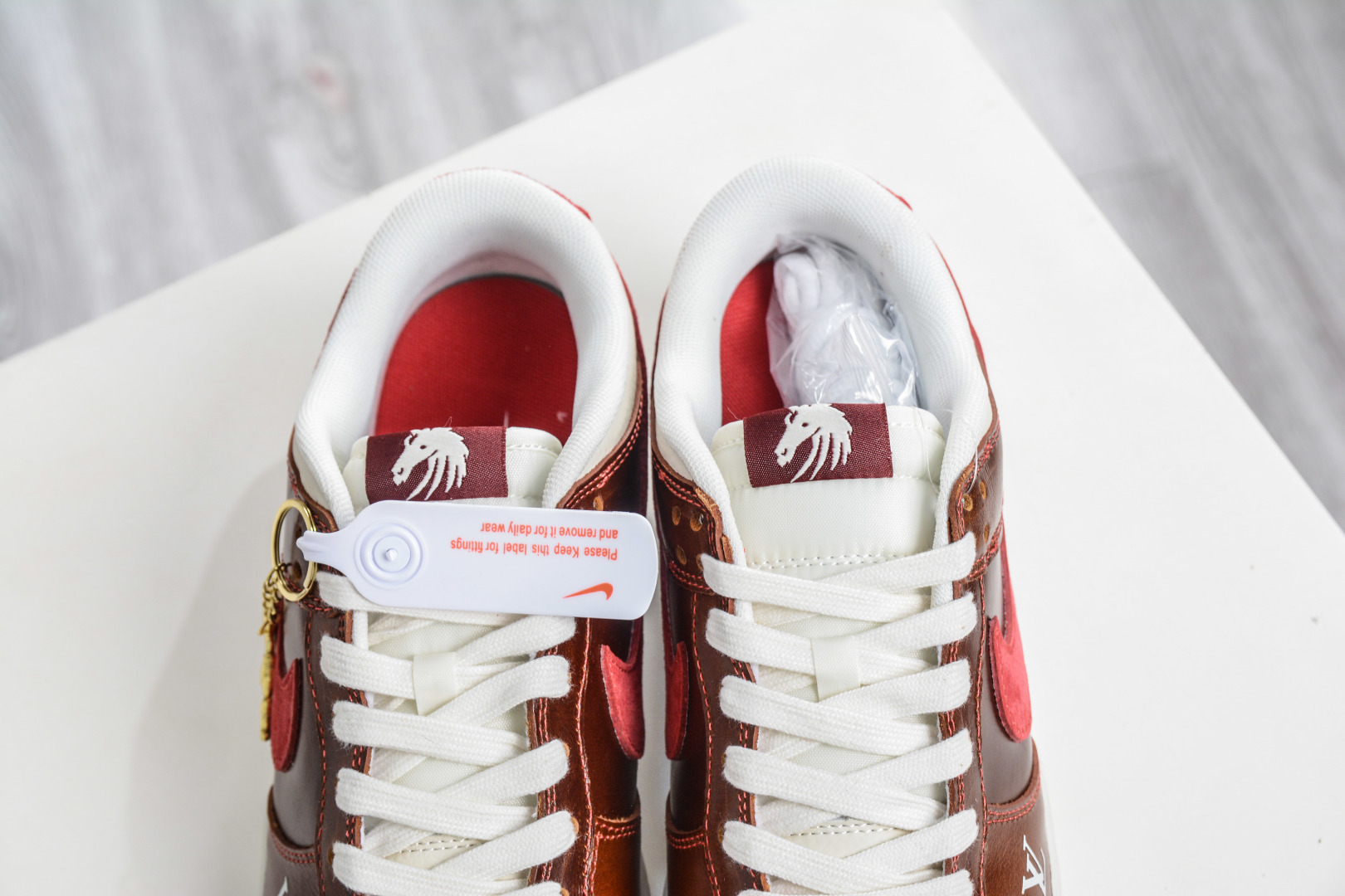 Nike SB Dunk Low x Louis Vuitton LV马年限定联名-酒红棕 DS6608-025 Nike SB Dunk Low x Louis Vuitton LV马年限定联名-酒红棕 DS6608-025