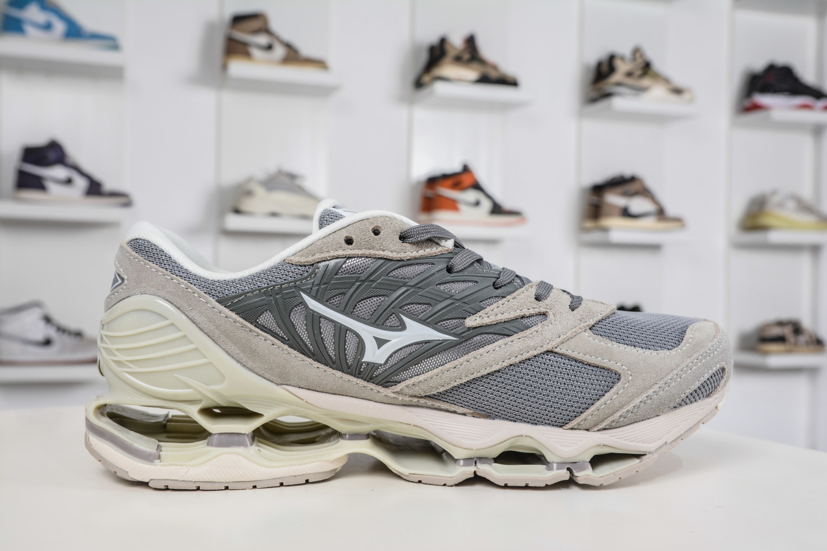 Mizuno 美津侬 WAVE PROPHECY 14S 复古时尚休闲舒适运动跑步鞋 D1GA22 Mizuno 美津侬 WAVE PROPHECY 14S 复古时尚休闲舒适运动跑步鞋 D1GA22