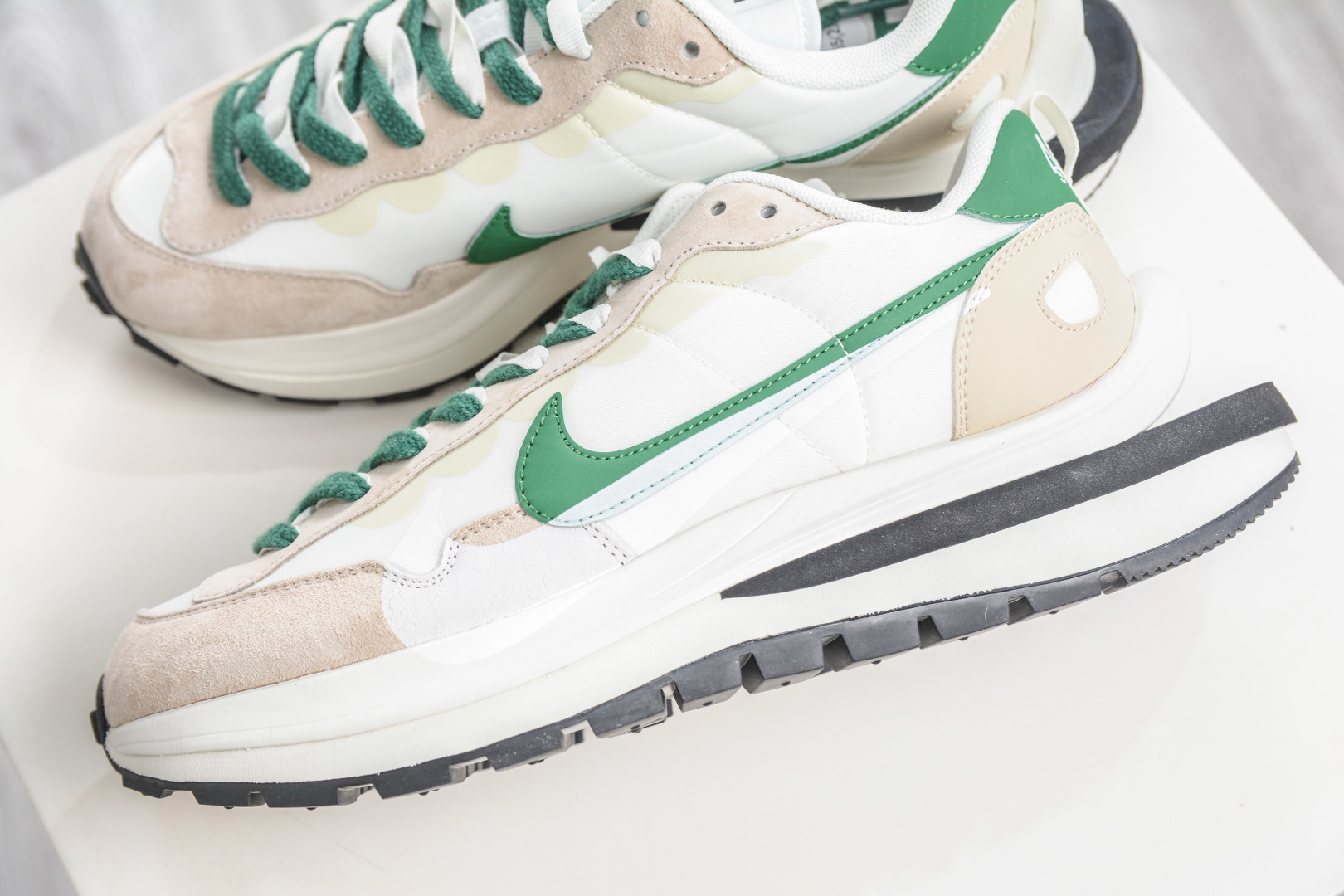 Sacai x Nike VaporWaffle 华夫3.0圆头舒适低帮生活休闲鞋 DD1875-102 Sacai x Nike VaporWaffle 华夫3.0圆头舒适低帮生活休闲鞋 DD1875-102