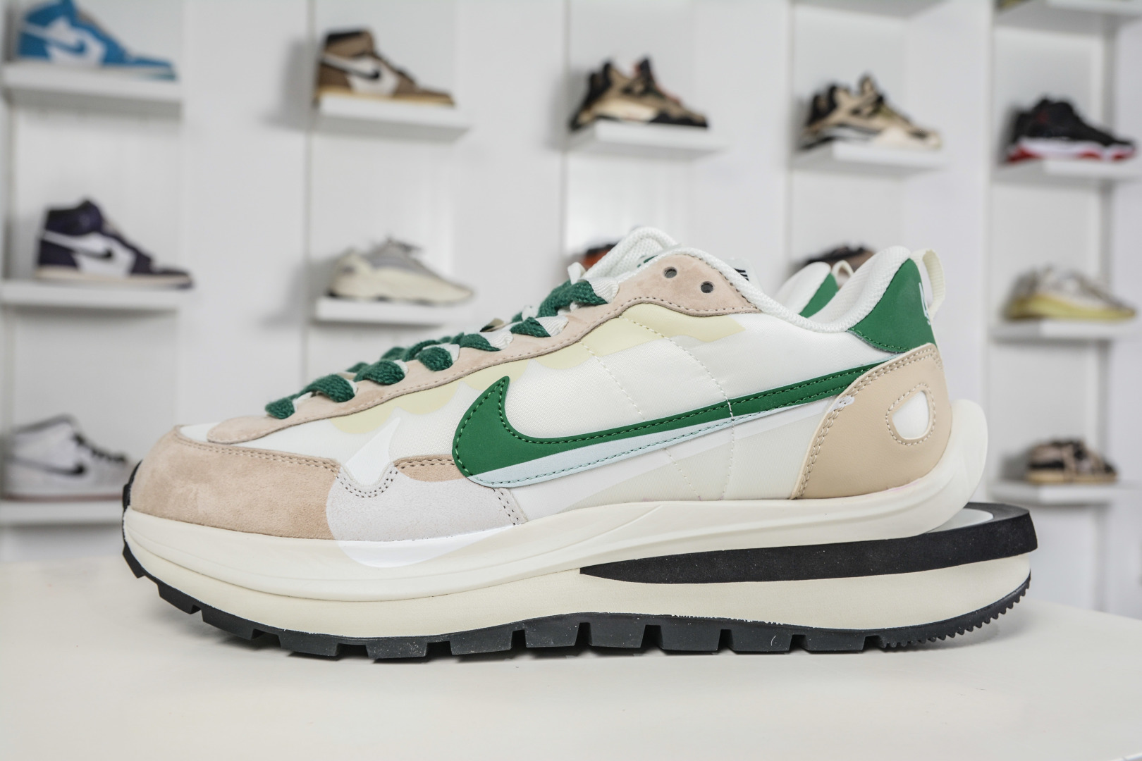 Sacai x Nike VaporWaffle 华夫3.0圆头舒适低帮生活休闲鞋 DD1875-102 Sacai x Nike VaporWaffle 华夫3.0圆头舒适低帮生活休闲鞋 DD1875-102