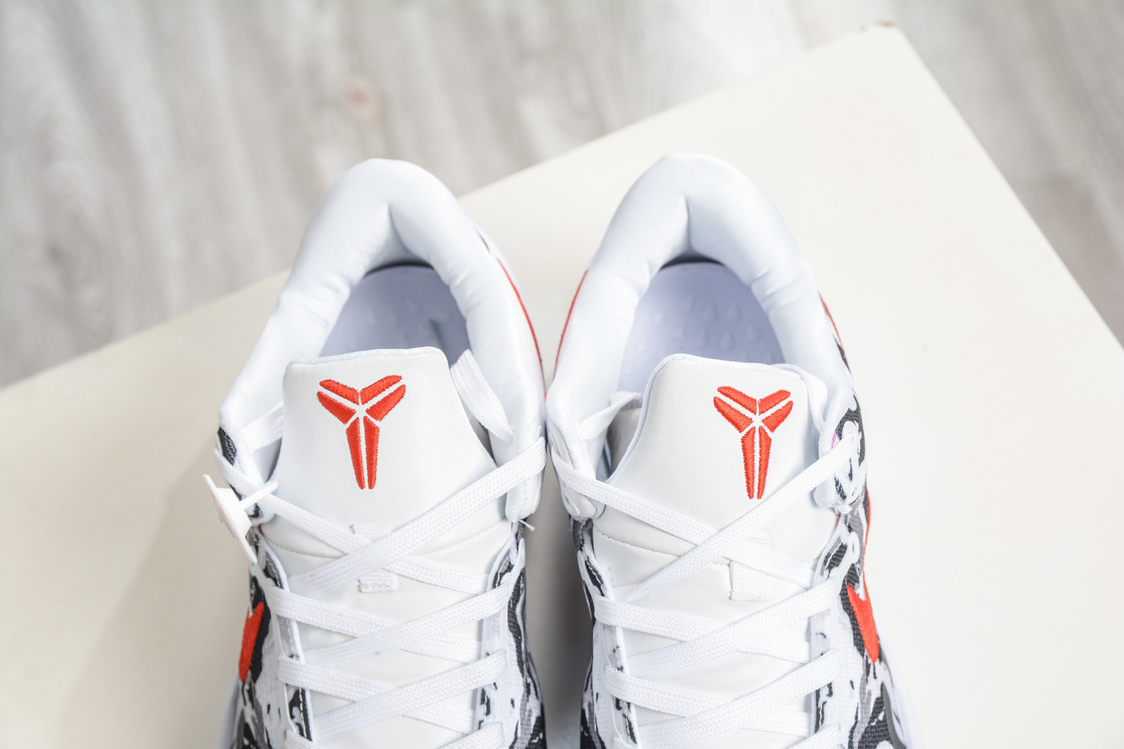 Nike Zoom Kobe VIII 马年限定 CNY新年款 低帮复刻实战运动低帮文化篮球鞋 HF2793-001 Nike Zoom Kobe VIII 马年限定 CNY新年款 低帮复刻实战运动低帮文化篮球鞋 HF2793-001