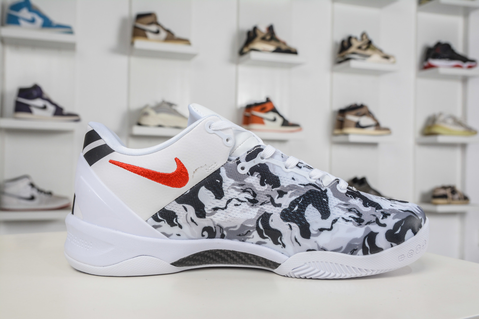 Nike Zoom Kobe VIII 马年限定 CNY新年款 低帮复刻实战运动低帮文化篮球鞋 HF2793-001 Nike Zoom Kobe VIII 马年限定 CNY新年款 低帮复刻实战运动低帮文化篮球鞋 HF2793-001
