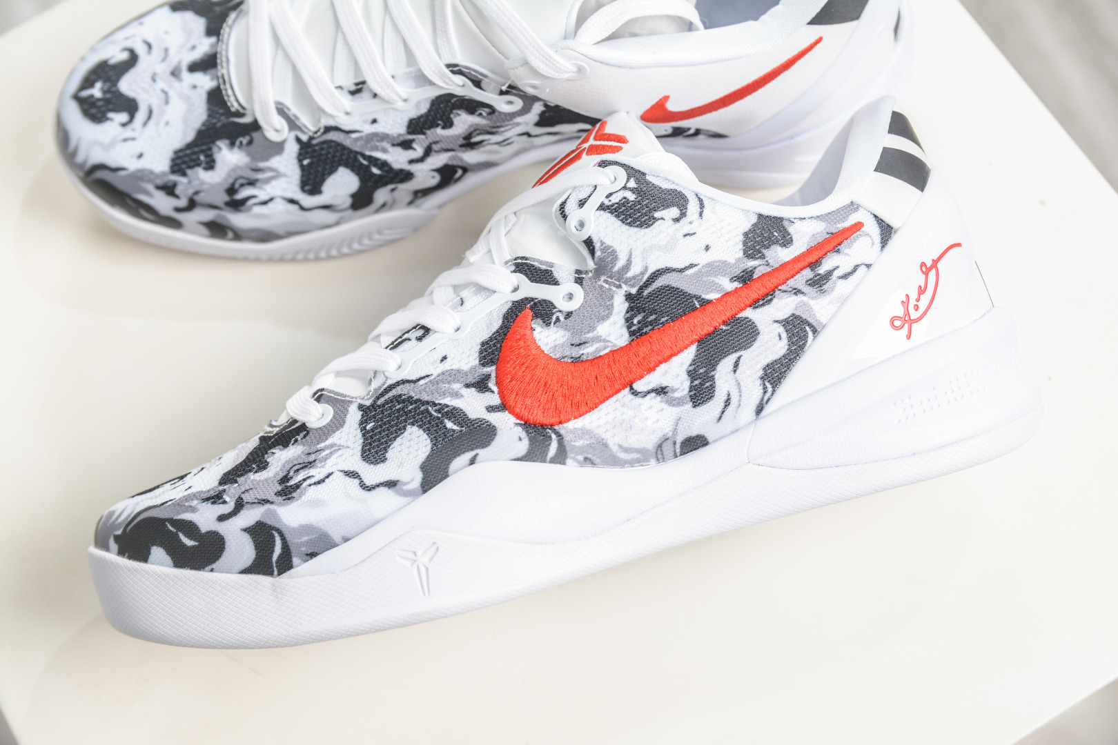 Nike Zoom Kobe VIII 马年限定 CNY新年款 低帮复刻实战运动低帮文化篮球鞋 HF2793-001 Nike Zoom Kobe VIII 马年限定 CNY新年款 低帮复刻实战运动低帮文化篮球鞋 HF2793-001