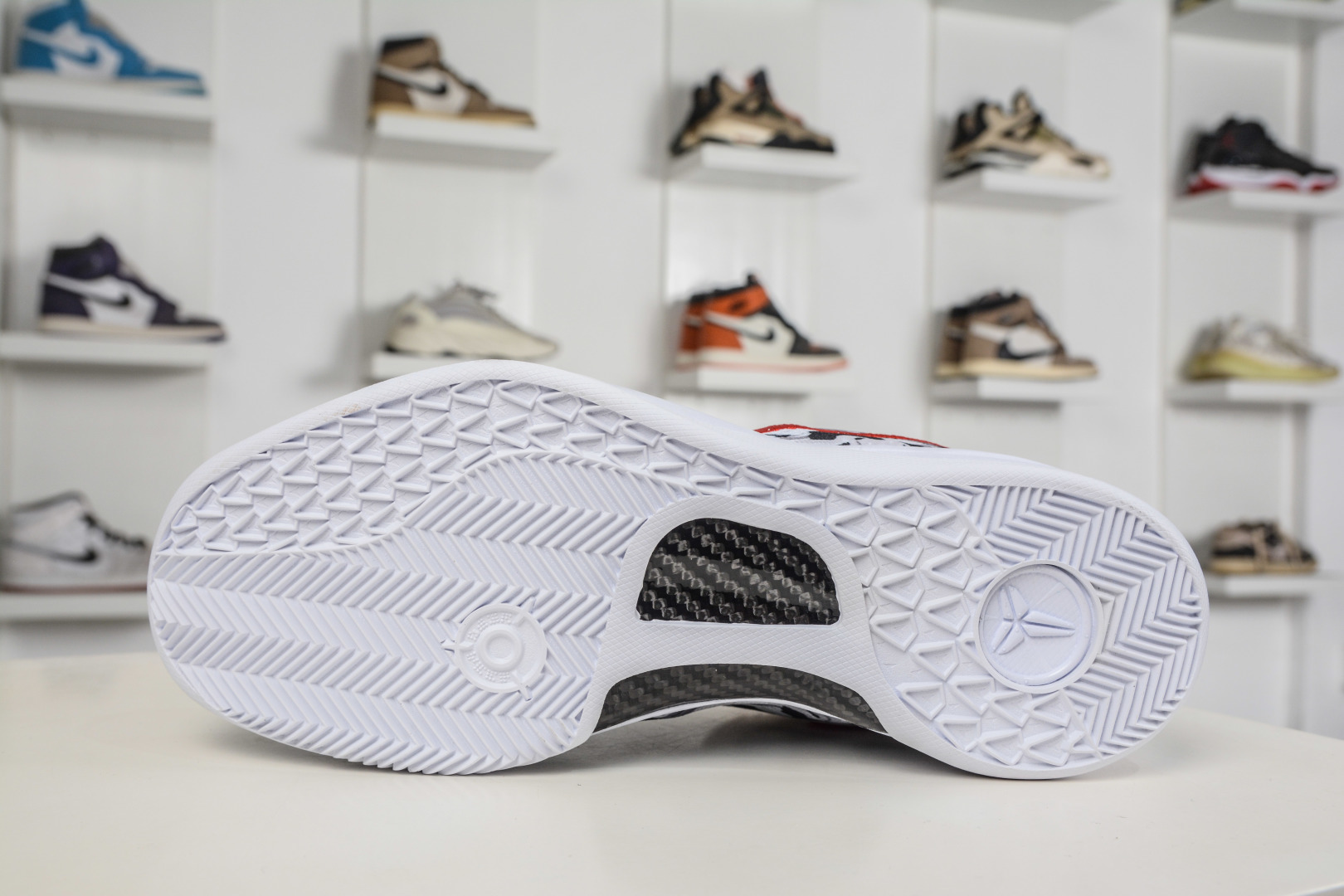 Nike Zoom Kobe VIII 马年限定 CNY新年款 低帮复刻实战运动低帮文化篮球鞋 HF2793-001 Nike Zoom Kobe VIII 马年限定 CNY新年款 低帮复刻实战运动低帮文化篮球鞋 HF2793-001