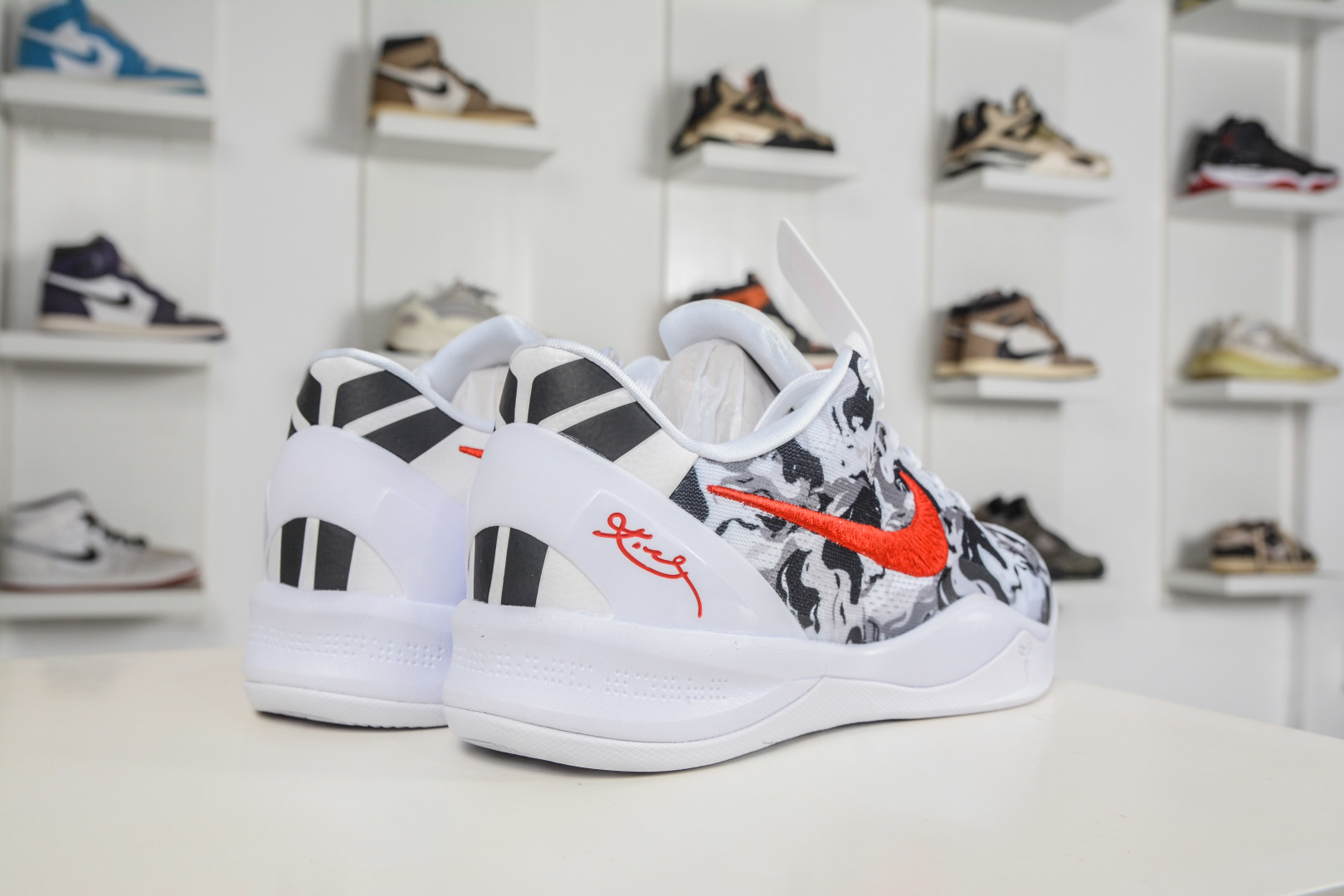 Nike Zoom Kobe VIII 马年限定 CNY新年款 低帮复刻实战运动低帮文化篮球鞋 HF2793-001 Nike Zoom Kobe VIII 马年限定 CNY新年款 低帮复刻实战运动低帮文化篮球鞋 HF2793-001