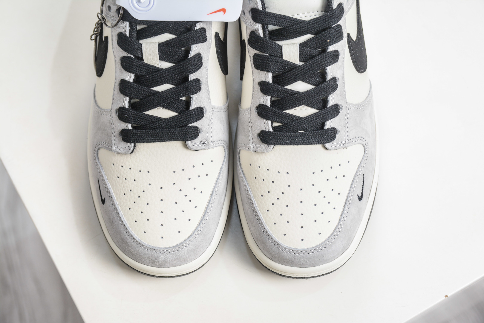 Nike SB Dunk Low x The North Face 北面联名-米灰黑 DN3168-032-Top High Quatity Cheap Sneakers Fashion Clothing Clothes Bags handbags Shoes of all Brand wholesale With The best Quality And Beautiful Price from China Factory Chinese suppliers wholesaler seller Nike SB Dunk Low x The North Face 北面联名-米灰黑 DN3168-032