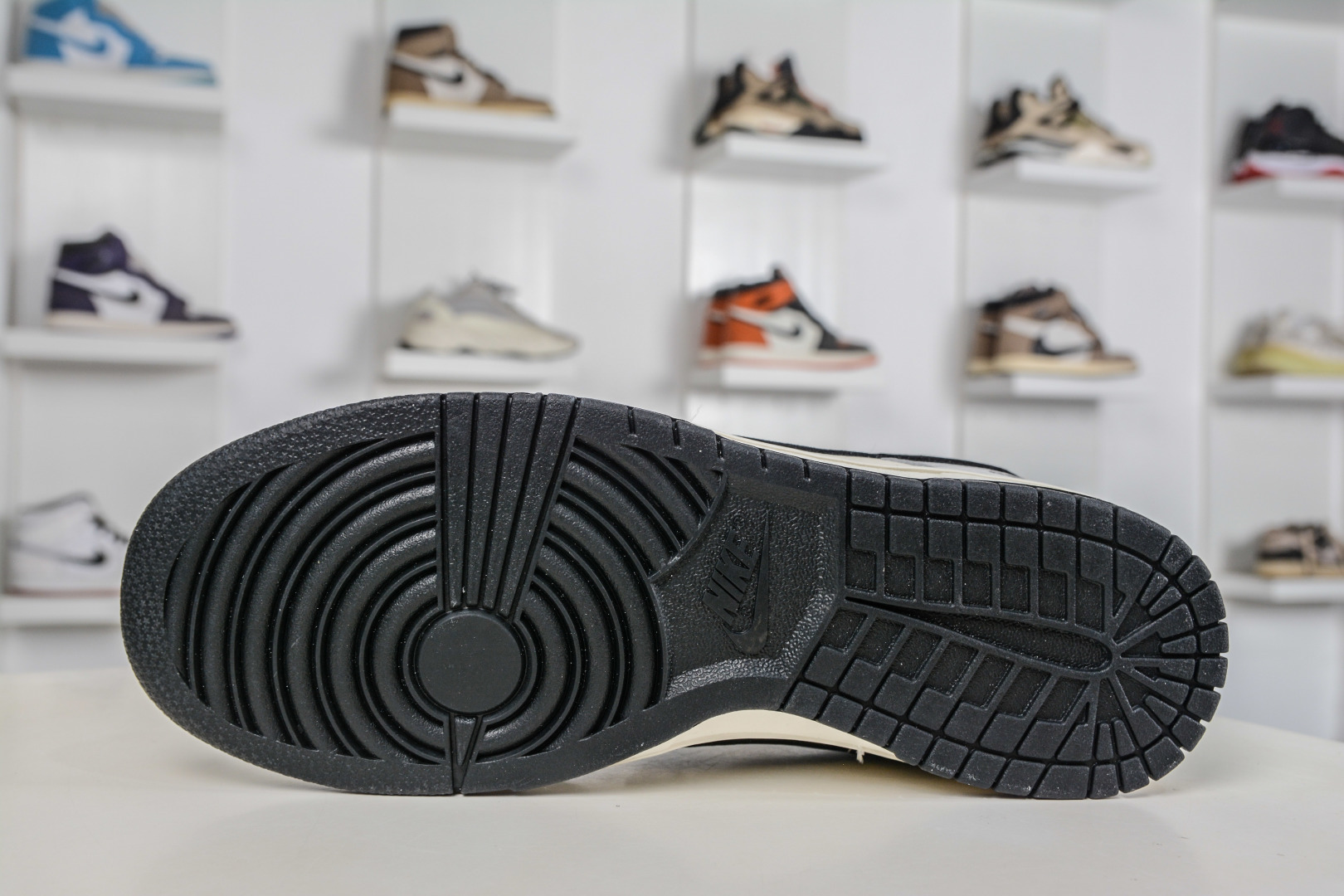 Nike SB Dunk Low x The North Face 北面联名-米灰黑 DN3168-032-Top High Quatity Cheap Sneakers Fashion Clothing Clothes Bags handbags Shoes of all Brand wholesale With The best Quality And Beautiful Price from China Factory Chinese suppliers wholesaler seller Nike SB Dunk Low x The North Face 北面联名-米灰黑 DN3168-032