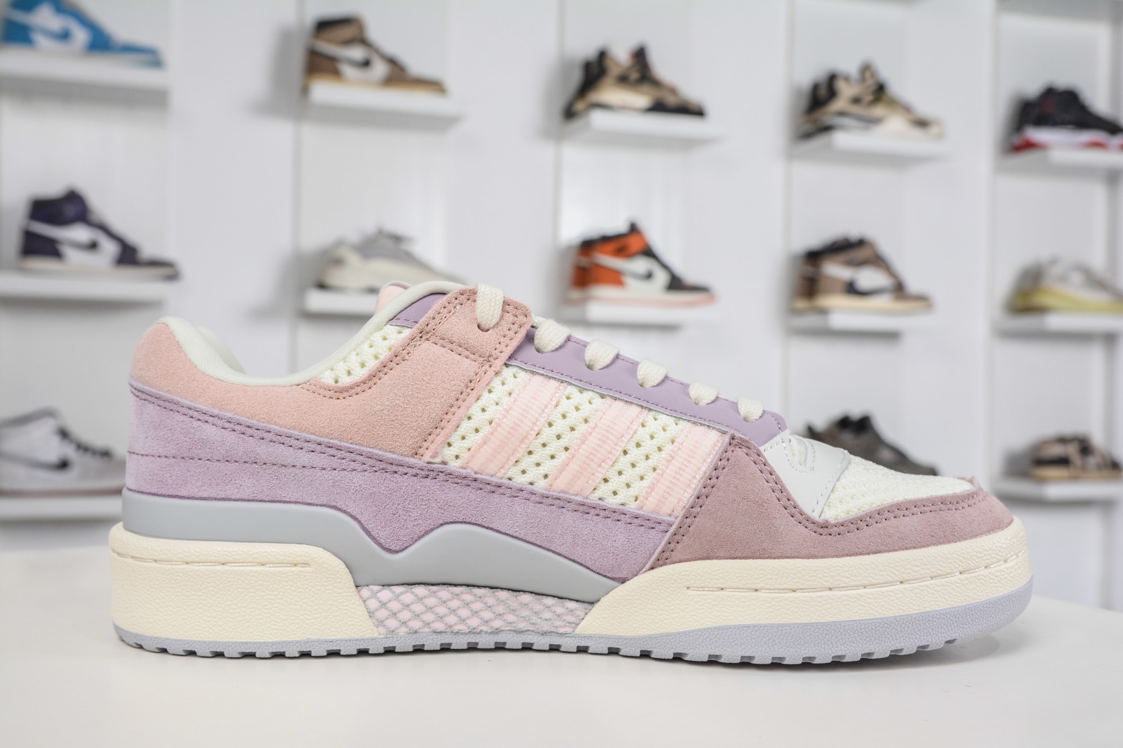 adidas Originals Forum 低帮百搭潮流休闲运动板鞋 JP5891 adidas Originals Forum 低帮百搭潮流休闲运动板鞋 JP5891