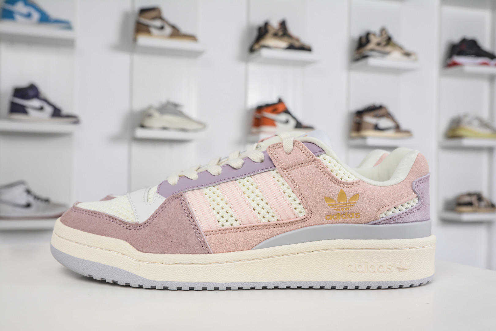 adidas Originals Forum 低帮百搭潮流休闲运动板鞋 JP5891 adidas Originals Forum 低帮百搭潮流休闲运动板鞋 JP5891
