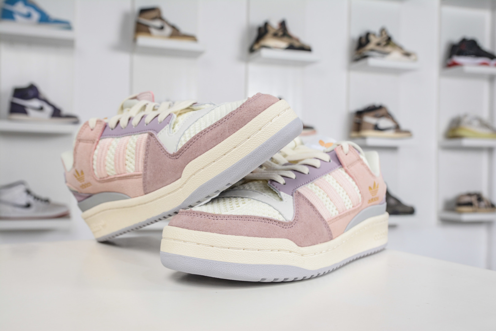 adidas Originals Forum 低帮百搭潮流休闲运动板鞋 JP5891 adidas Originals Forum 低帮百搭潮流休闲运动板鞋 JP5891