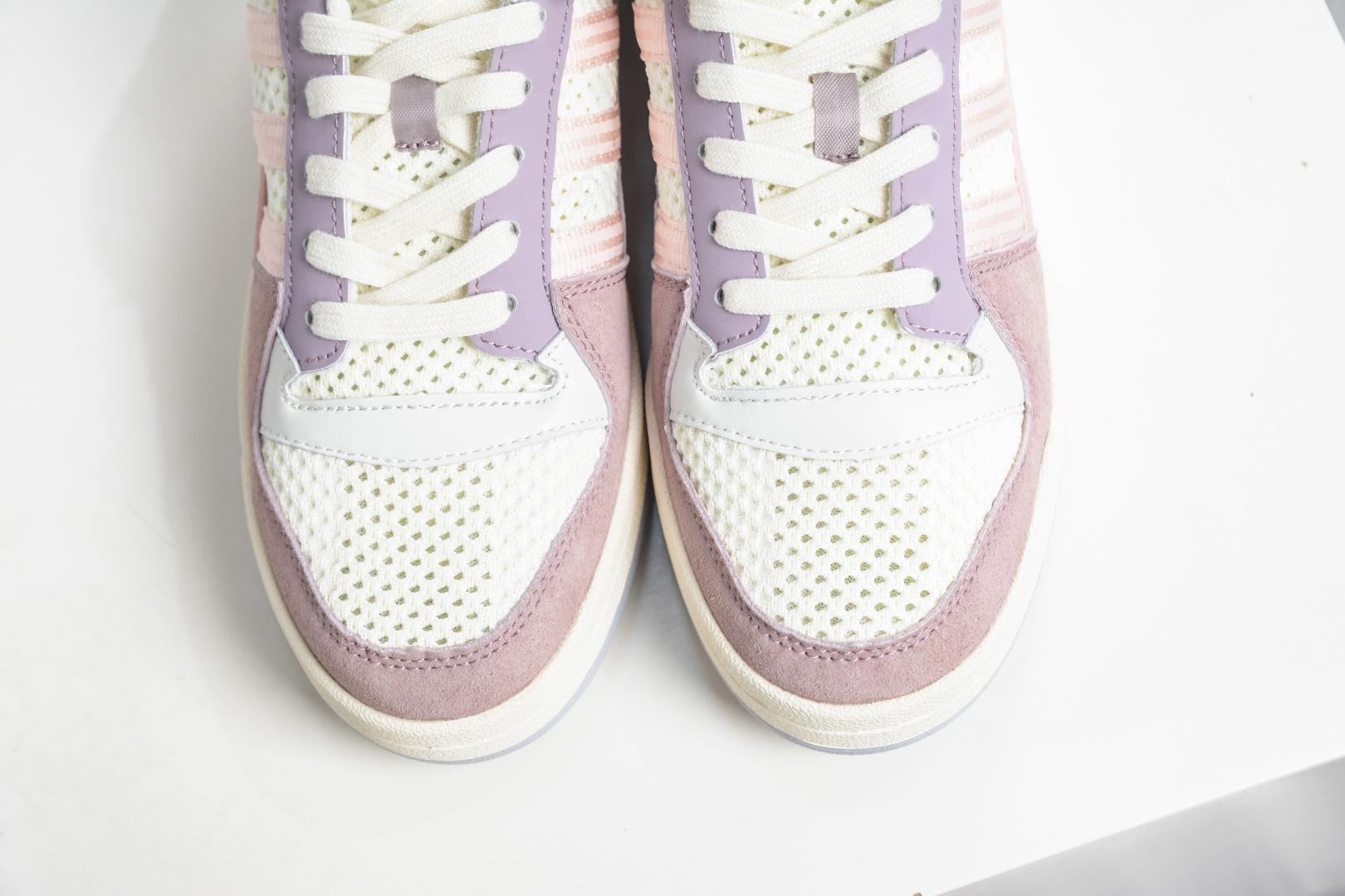 adidas Originals Forum 低帮百搭潮流休闲运动板鞋 JP5891 adidas Originals Forum 低帮百搭潮流休闲运动板鞋 JP5891