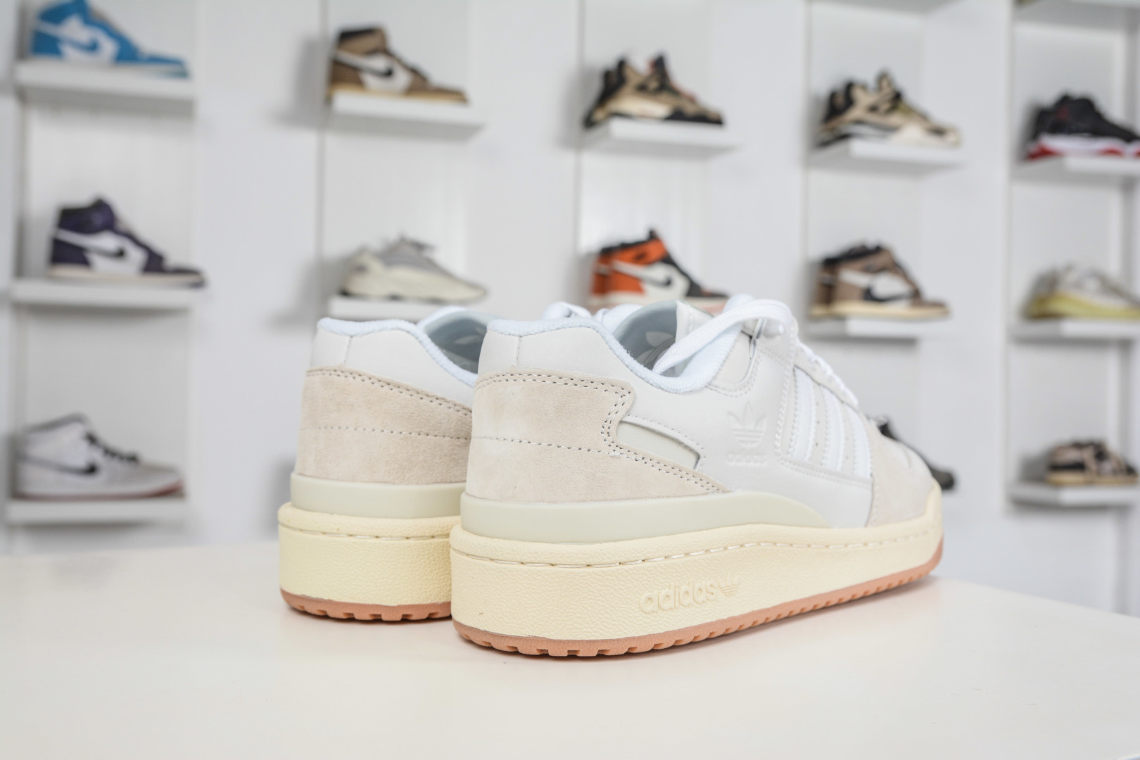 adidas Originals Forum 低帮百搭潮流休闲运动板鞋 FY7998-Top High Quatity Cheap Sneakers Fashion Clothing Clothes Bags handbags Shoes of all Brand wholesale With The best Quality And Beautiful Price from China Factory Chinese suppliers wholesaler seller adidas Originals Forum 低帮百搭潮流休闲运动板鞋 FY7998