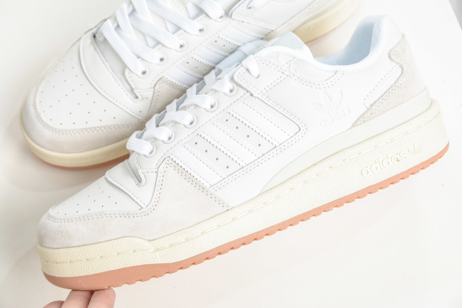 adidas Originals Forum 低帮百搭潮流休闲运动板鞋 FY7998-Top High Quatity Cheap Sneakers Fashion Clothing Clothes Bags handbags Shoes of all Brand wholesale With The best Quality And Beautiful Price from China Factory Chinese suppliers wholesaler seller adidas Originals Forum 低帮百搭潮流休闲运动板鞋 FY7998