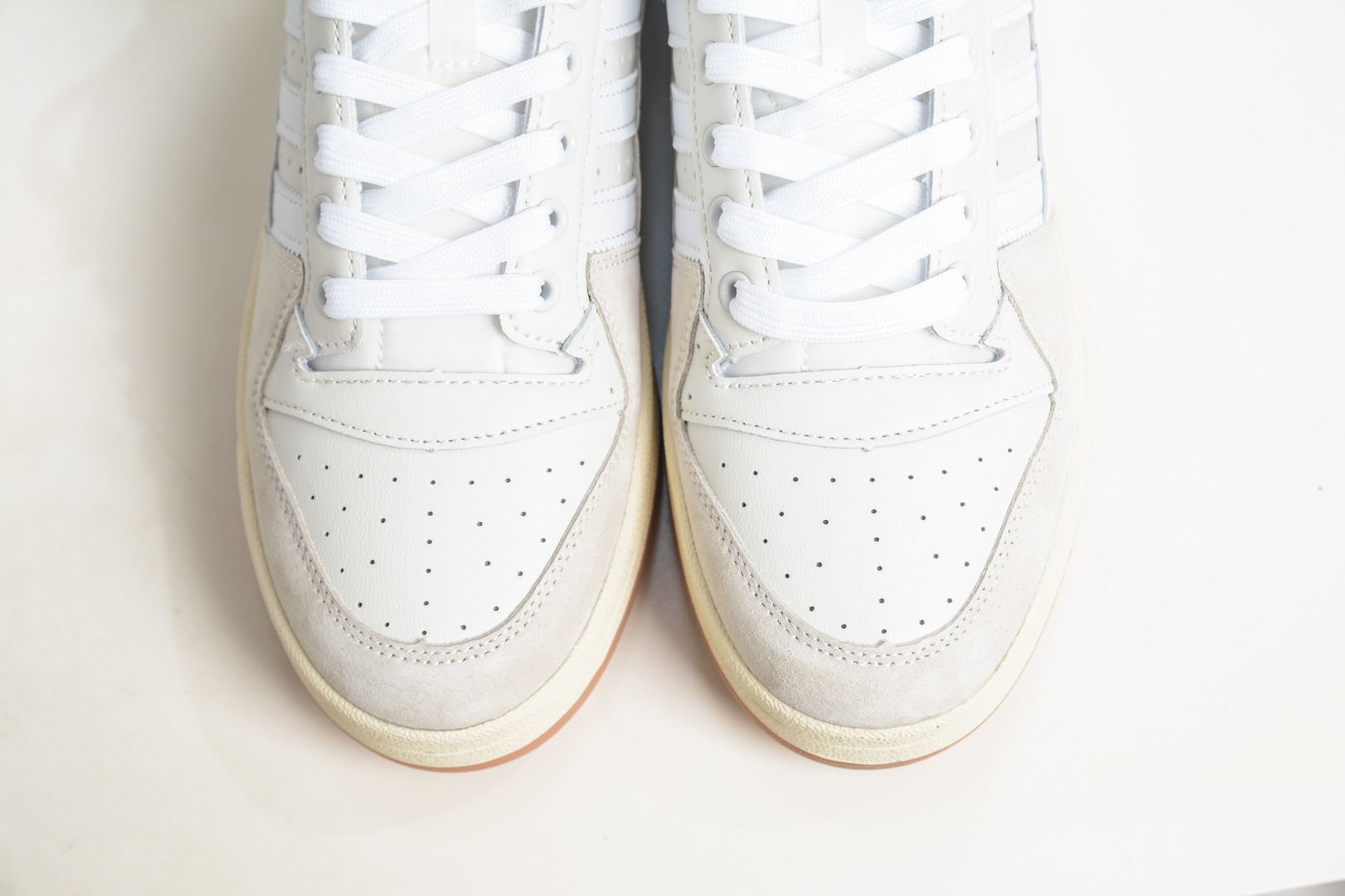 adidas Originals Forum 低帮百搭潮流休闲运动板鞋 FY7998-Top High Quatity Cheap Sneakers Fashion Clothing Clothes Bags handbags Shoes of all Brand wholesale With The best Quality And Beautiful Price from China Factory Chinese suppliers wholesaler seller adidas Originals Forum 低帮百搭潮流休闲运动板鞋 FY7998