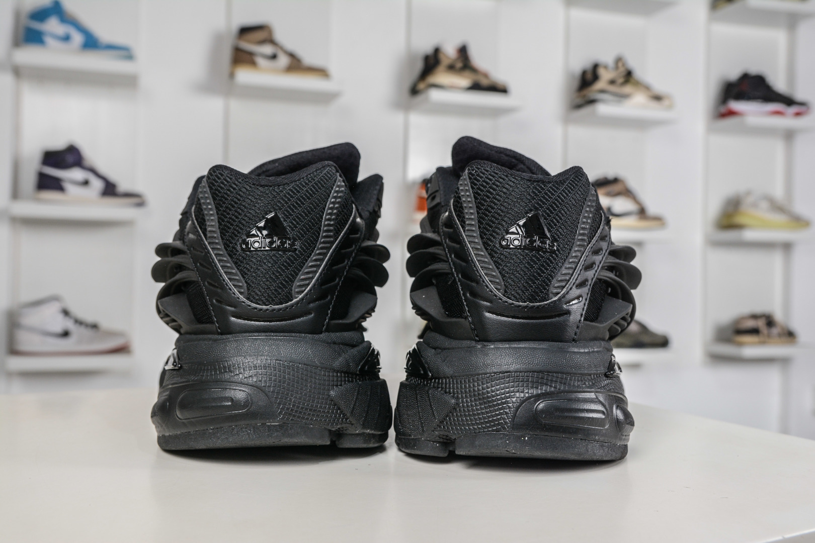 Pharrell Williams x Adidas Virgina AdiJellyfish 阿迪之星水母系列系列低帮老爹风复古透气缓震休闲运动慢跑鞋 JP6759 Pharrell Williams x Adidas Virgina AdiJellyfish 阿迪之星水母系列系列低帮老爹风复古透气缓震休闲运动慢跑鞋 JP6759