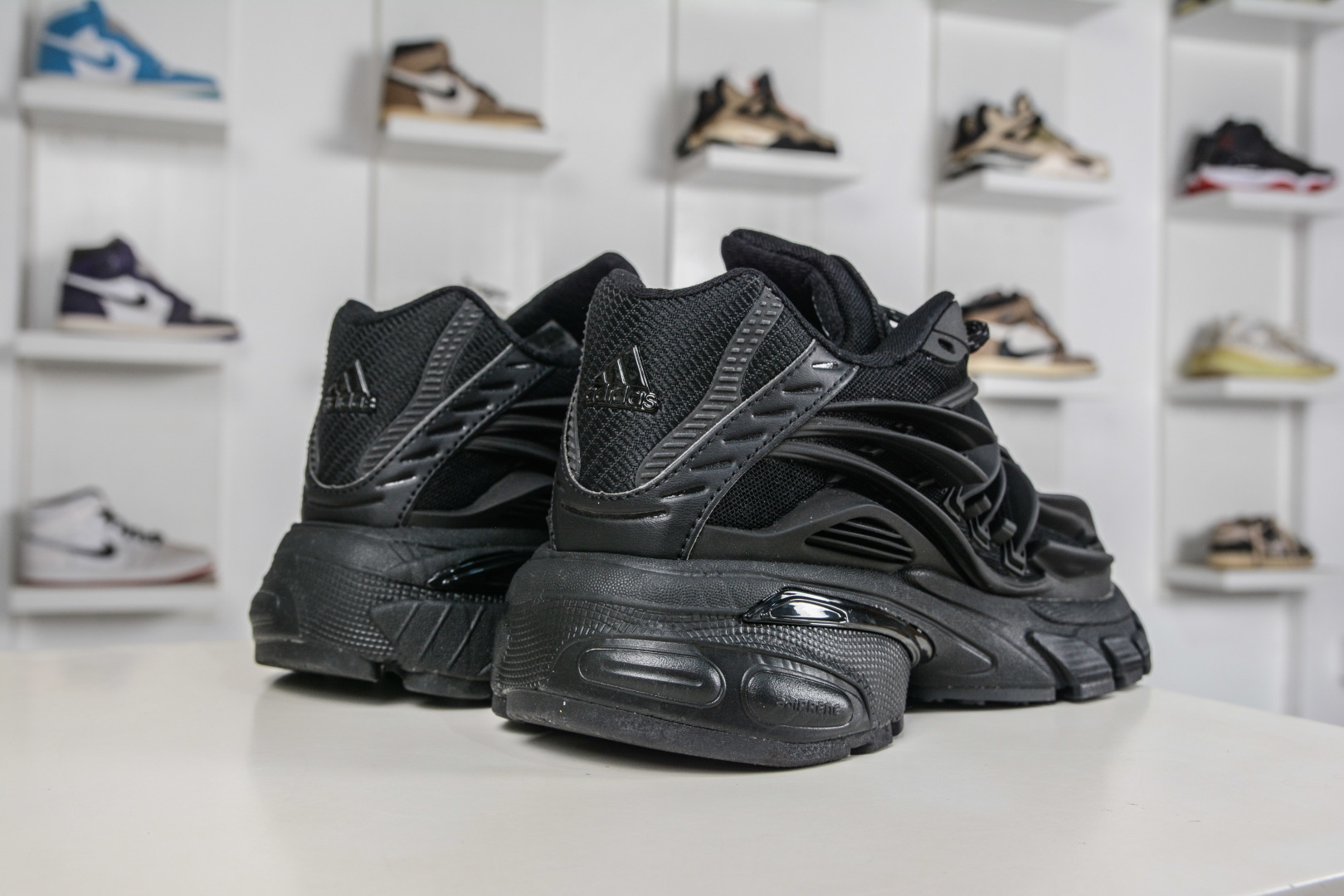 Pharrell Williams x Adidas Virgina AdiJellyfish 阿迪之星水母系列系列低帮老爹风复古透气缓震休闲运动慢跑鞋 JP6759 Pharrell Williams x Adidas Virgina AdiJellyfish 阿迪之星水母系列系列低帮老爹风复古透气缓震休闲运动慢跑鞋 JP6759