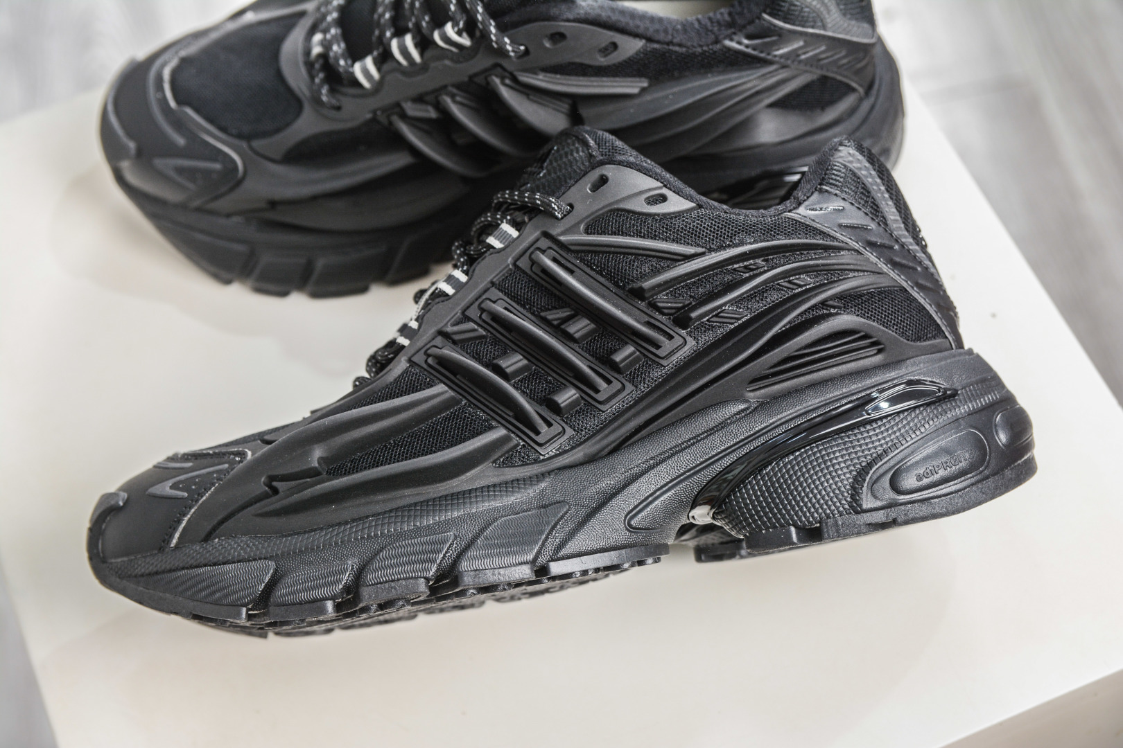 Pharrell Williams x Adidas Virgina AdiJellyfish 阿迪之星水母系列系列低帮老爹风复古透气缓震休闲运动慢跑鞋 JP6759 Pharrell Williams x Adidas Virgina AdiJellyfish 阿迪之星水母系列系列低帮老爹风复古透气缓震休闲运动慢跑鞋 JP6759