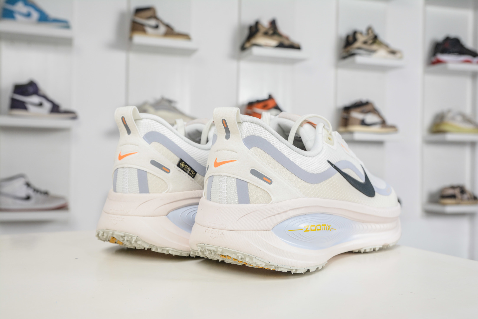 Nike Air Zoom Vomero 18 GTX 全新科技提前原鞋开发 HQ7002-100