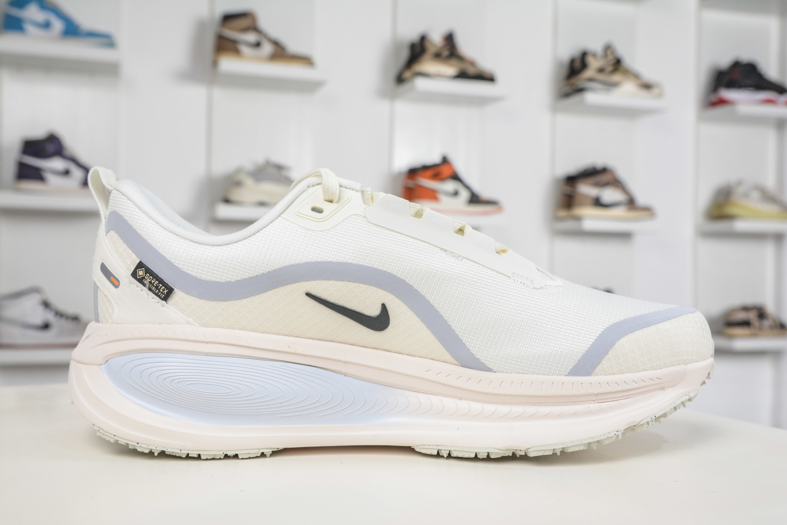 Nike Air Zoom Vomero 18 GTX 全新科技提前原鞋开发 HQ7002-100