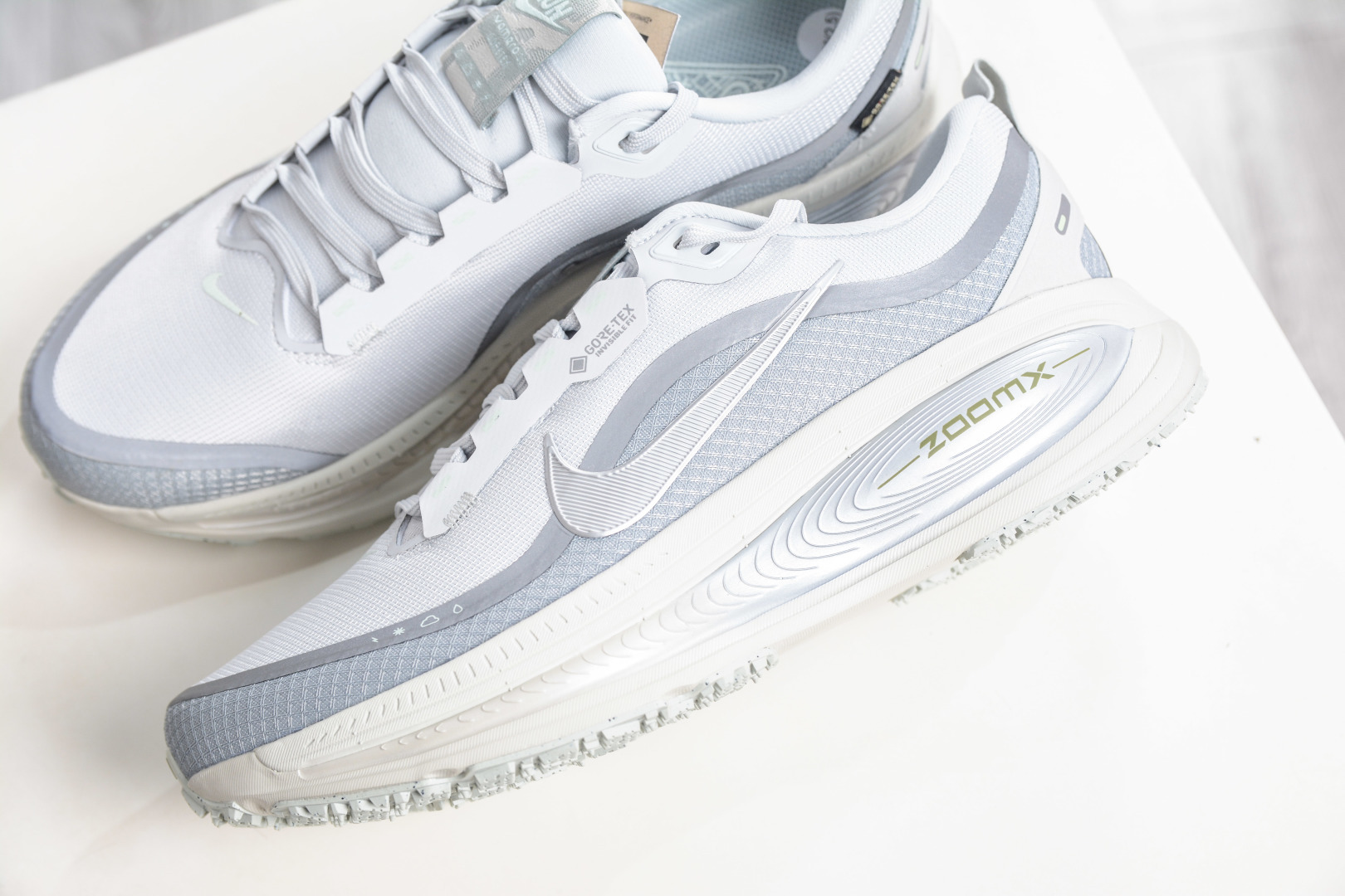 Nike Air Zoom Vomero 18 GTX 全新科技提前原鞋开发 HQ7001-003 Nike Air Zoom Vomero 18 GTX 全新科技提前原鞋开发 HQ7001-003