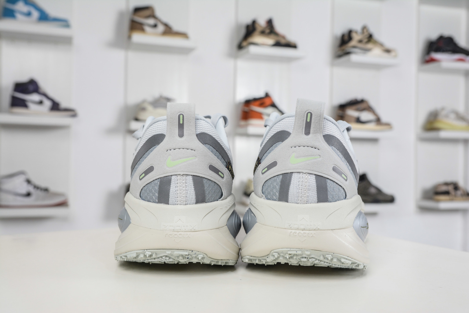 Nike Air Zoom Vomero 18 GTX 全新科技提前原鞋开发 HQ7001-003 Nike Air Zoom Vomero 18 GTX 全新科技提前原鞋开发 HQ7001-003