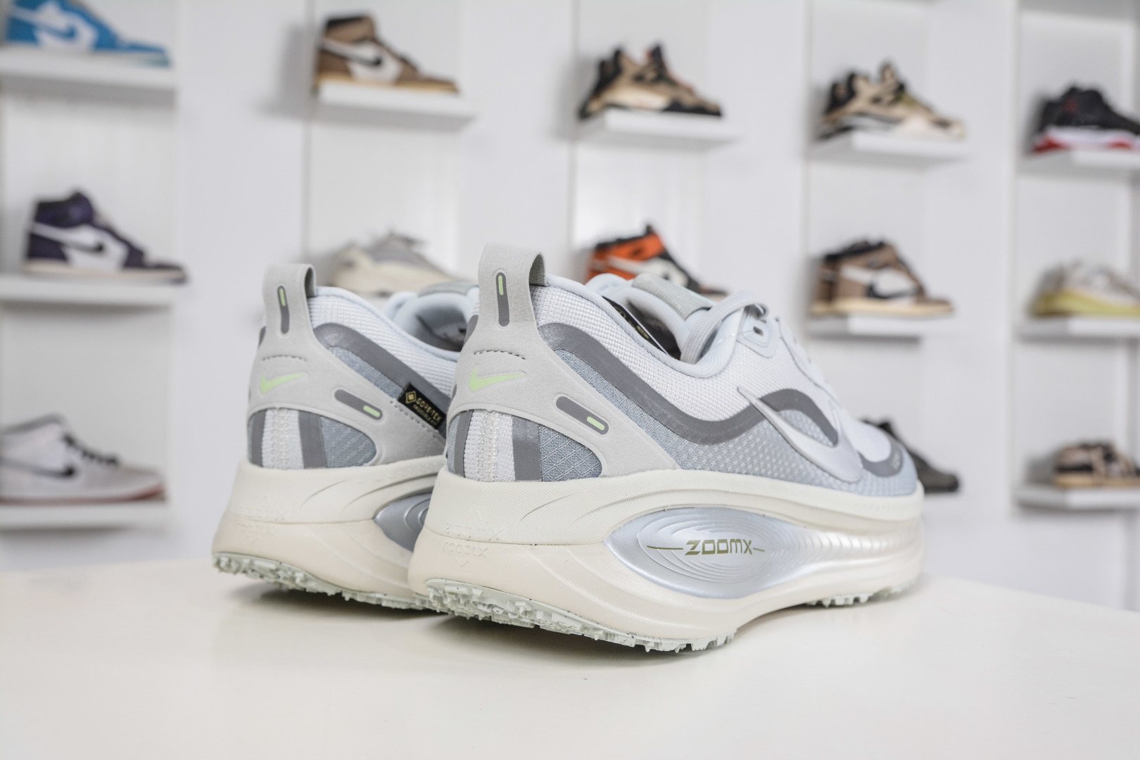 Nike Air Zoom Vomero 18 GTX 全新科技提前原鞋开发 HQ7001-003 Nike Air Zoom Vomero 18 GTX 全新科技提前原鞋开发 HQ7001-003