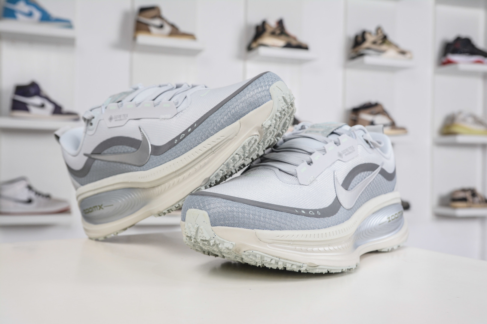 Nike Air Zoom Vomero 18 GTX 全新科技提前原鞋开发 HQ7001-003 Nike Air Zoom Vomero 18 GTX 全新科技提前原鞋开发 HQ7001-003