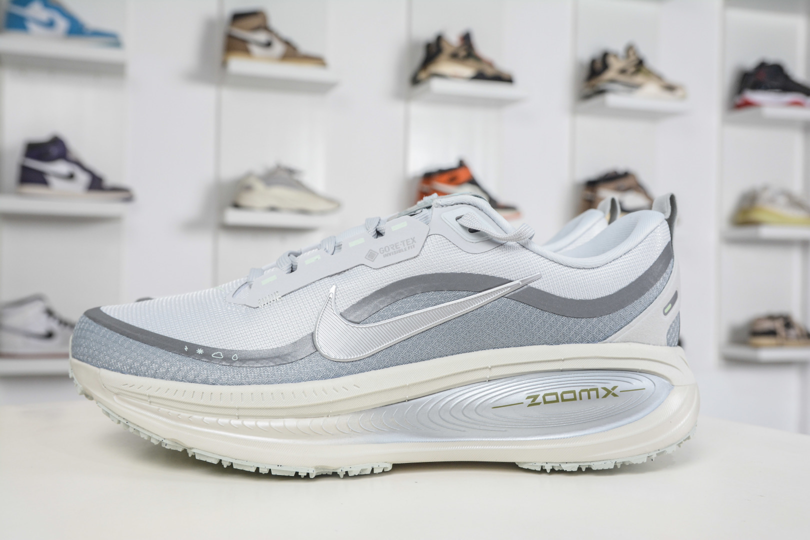 Nike Air Zoom Vomero 18 GTX 全新科技提前原鞋开发 HQ7001-003 Nike Air Zoom Vomero 18 GTX 全新科技提前原鞋开发 HQ7001-003