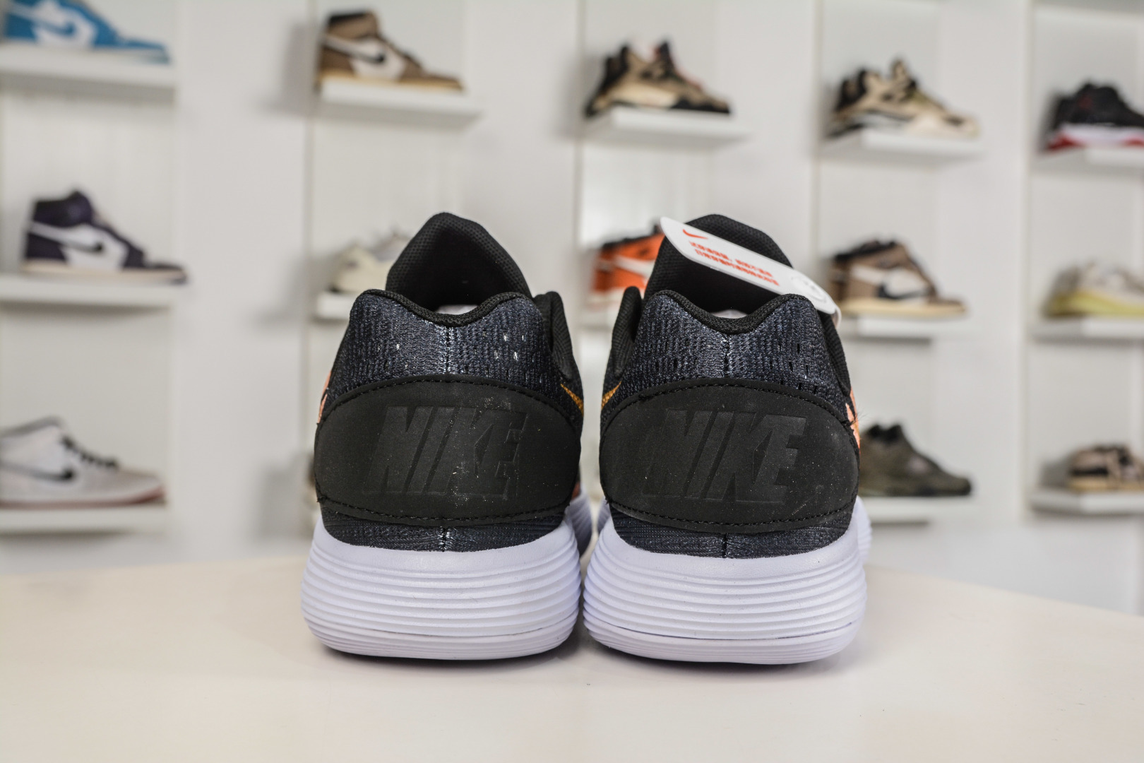NK React Hyperdunk 2017 Low EP 马年限定 低帮实战篮球鞋 897637-010-Top High Quatity Cheap Sneakers Fashion Clothing Clothes Bags handbags Shoes of all Brand wholesale With The best Quality And Beautiful Price from China Factory Chinese suppliers wholesaler seller NK React Hyperdunk 2017 Low EP 马年限定 低帮实战篮球鞋 897637-010