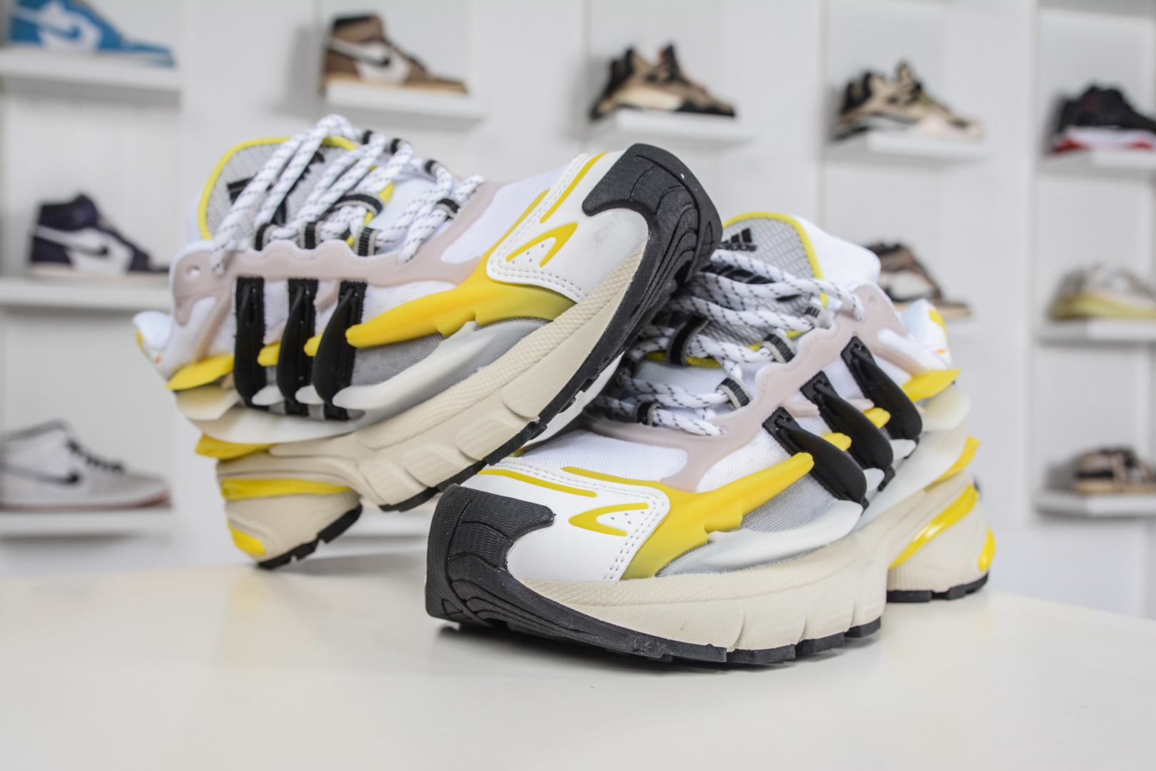 Pharrell Williams x Adidas Virgina AdiJellyfish 阿迪之星水母系列系列低帮老爹风复古透气缓震休闲运动慢跑鞋 JP9267