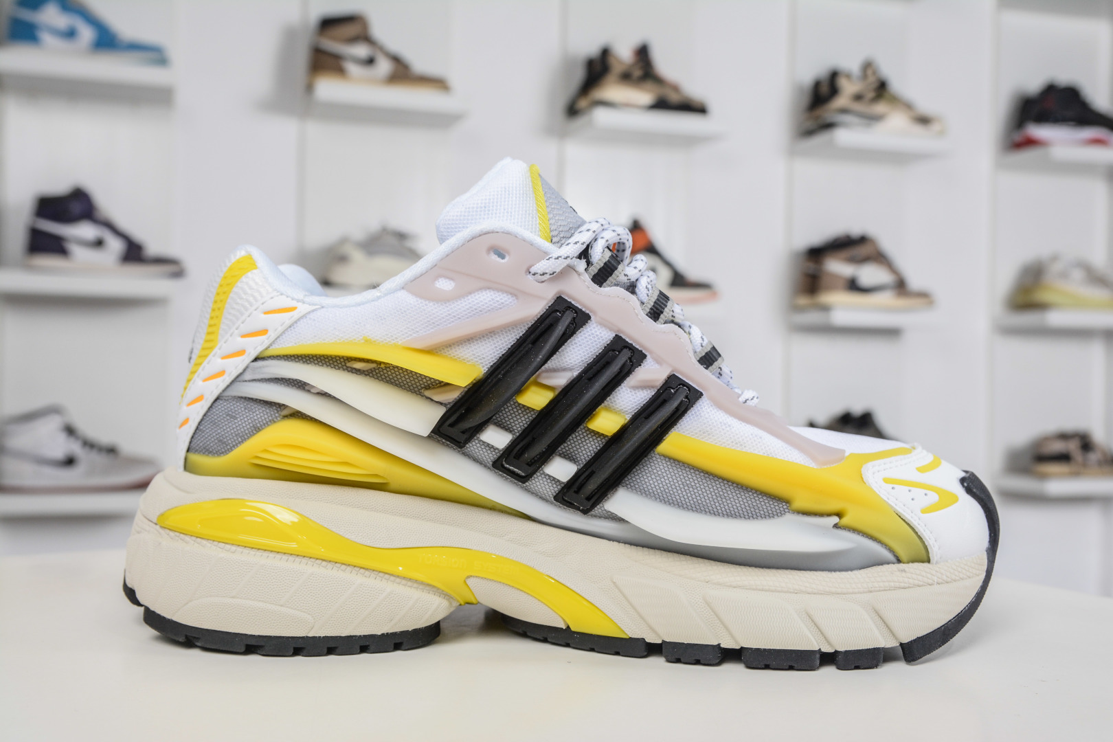 Pharrell Williams x Adidas Virgina AdiJellyfish 阿迪之星水母系列系列低帮老爹风复古透气缓震休闲运动慢跑鞋 JP9267