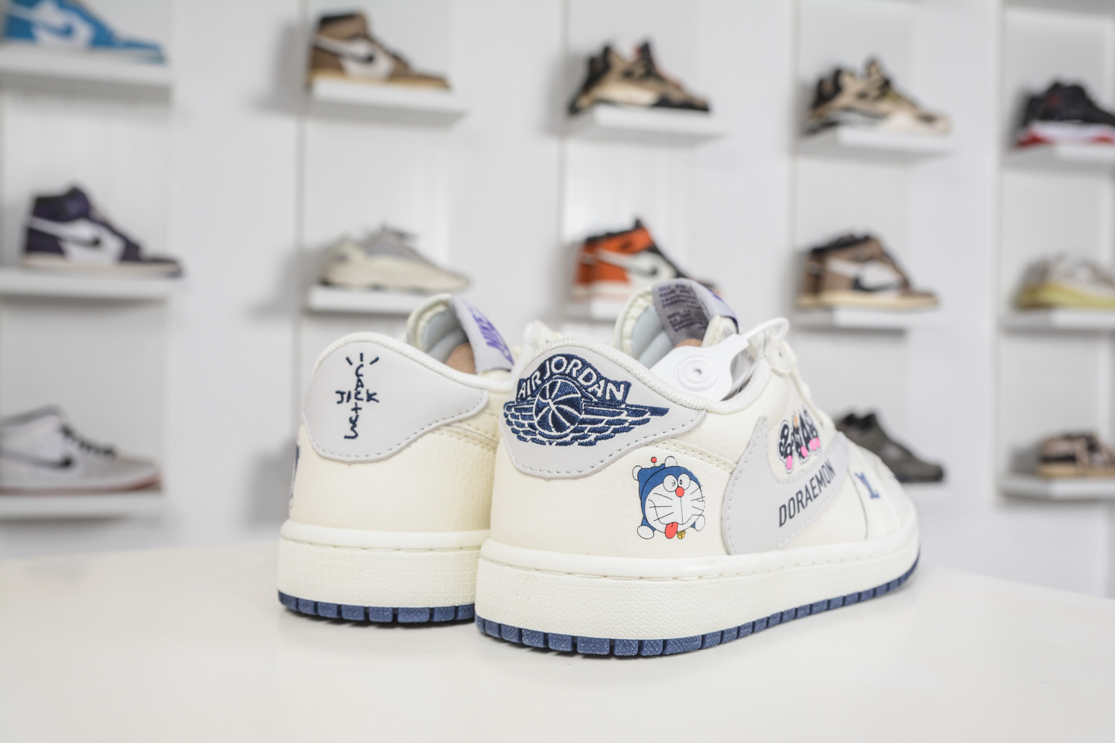 TS x Air Jordan x Louis Vuitton AJ1 Low 倒钩低帮LV联名-哆啦A梦白灰 DZ2688-004-Top High Quatity Cheap Sneakers Fashion Clothing Clothes Bags handbags Shoes of all Brand wholesale With The best Quality And Beautiful Price from China Factory Chinese suppliers wholesaler seller TS x Air Jordan x Louis Vuitton AJ1 Low 倒钩低帮LV联名-哆啦A梦白灰 DZ2688-004