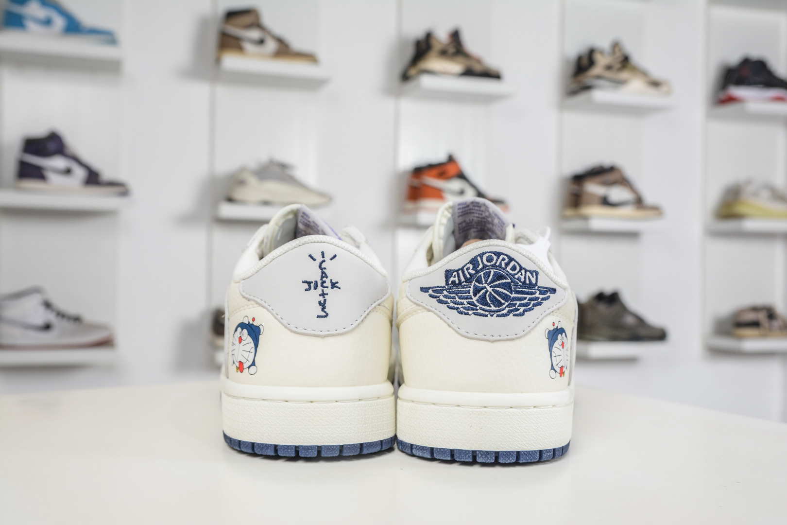 TS x Air Jordan x Louis Vuitton AJ1 Low 倒钩低帮LV联名-哆啦A梦白灰 DZ2688-004-Top High Quatity Cheap Sneakers Fashion Clothing Clothes Bags handbags Shoes of all Brand wholesale With The best Quality And Beautiful Price from China Factory Chinese suppliers wholesaler seller TS x Air Jordan x Louis Vuitton AJ1 Low 倒钩低帮LV联名-哆啦A梦白灰 DZ2688-004