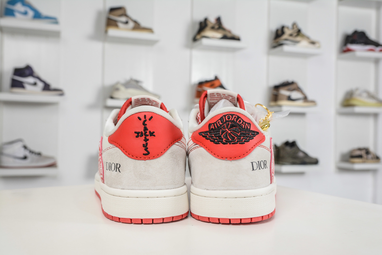 TS x Air Jordan x DIOR AJ1 Low 倒钩低帮迪奥马年限定联名-风祥云纹 JW1188-178 TS x Air Jordan x DIOR AJ1 Low 倒钩低帮迪奥马年限定联名-风祥云纹 JW1188-178