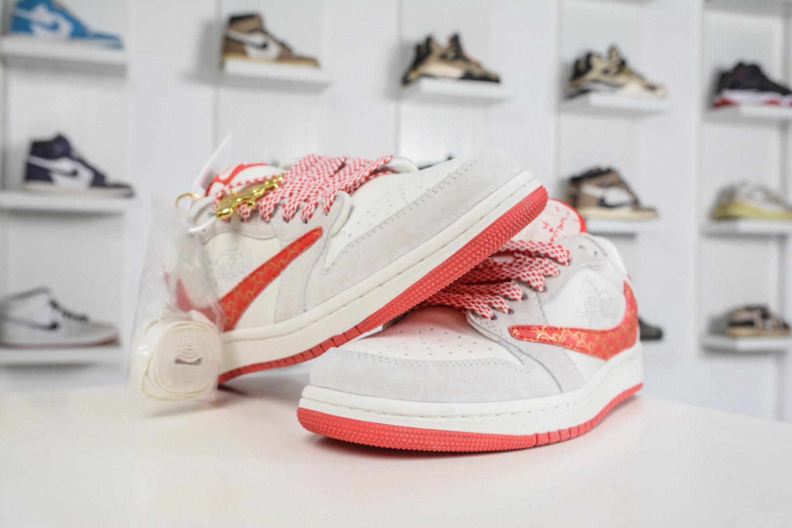 Travis Scott x Air Jordan 1 Low乔丹1代低帮倒钩马年限定-米灰红 JW1188-182 Travis Scott x Air Jordan 1 Low乔丹1代低帮倒钩马年限定-米灰红 JW1188-182