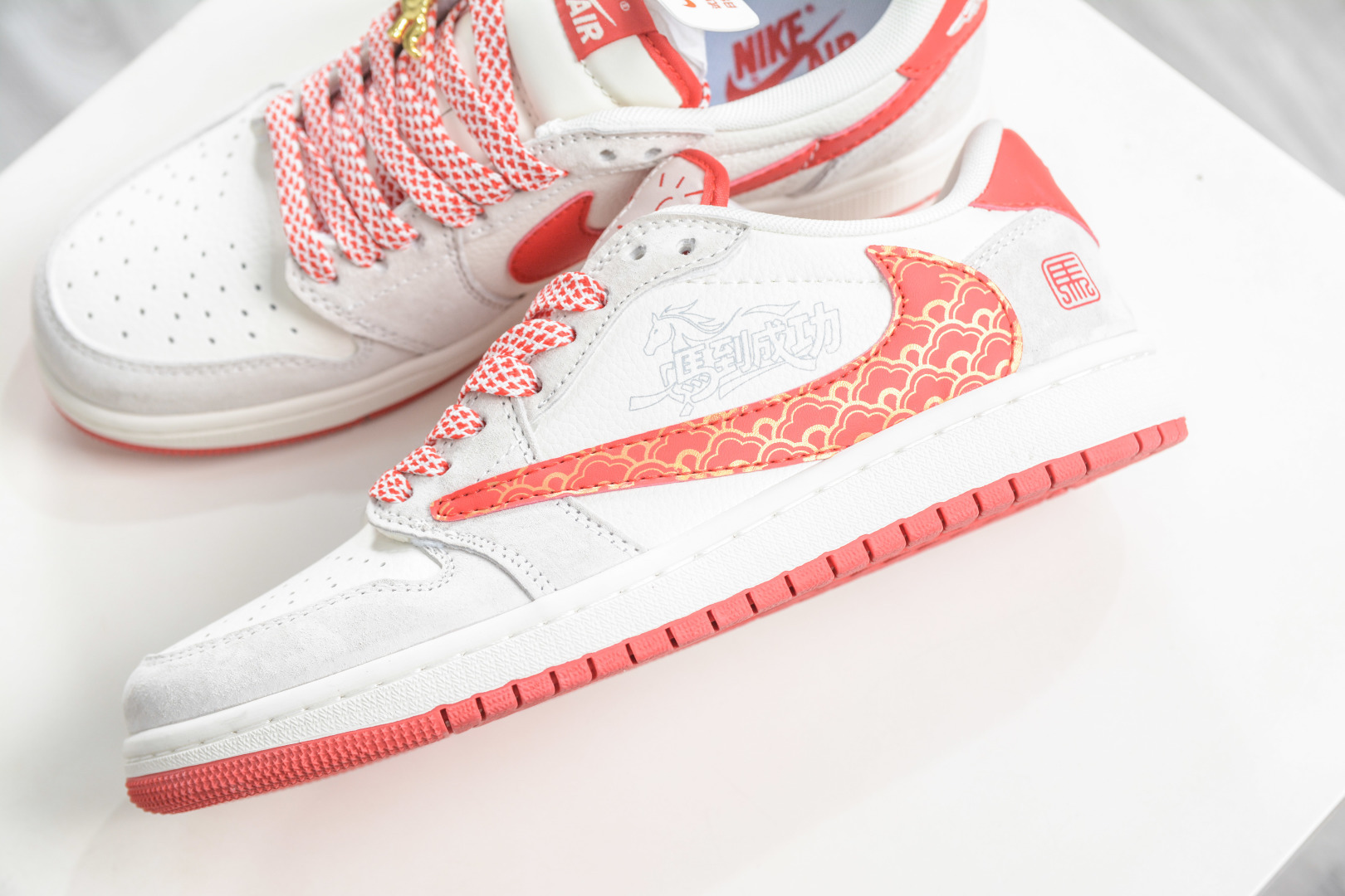 Travis Scott x Air Jordan 1 Low乔丹1代低帮倒钩马年限定-米灰红 JW1188-182 Travis Scott x Air Jordan 1 Low乔丹1代低帮倒钩马年限定-米灰红 JW1188-182