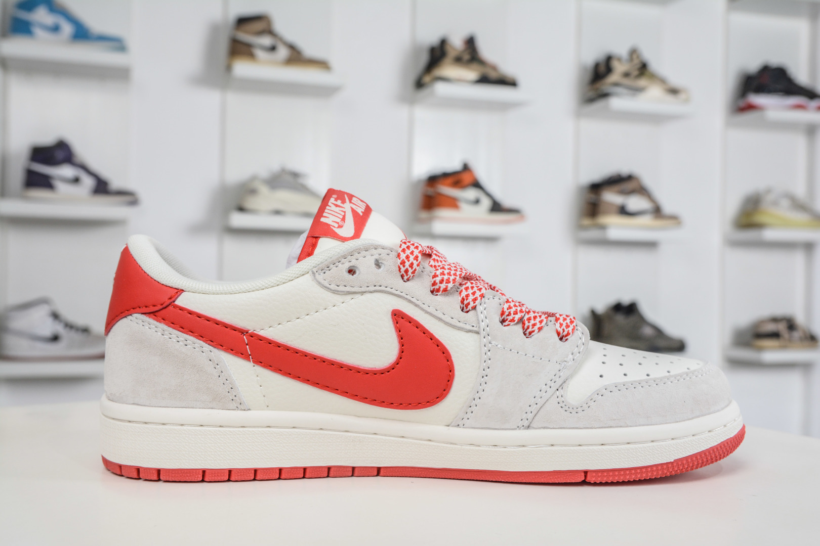 Travis Scott x Air Jordan 1 Low乔丹1代低帮倒钩马年限定-米灰红 JW1188-182 Travis Scott x Air Jordan 1 Low乔丹1代低帮倒钩马年限定-米灰红 JW1188-182