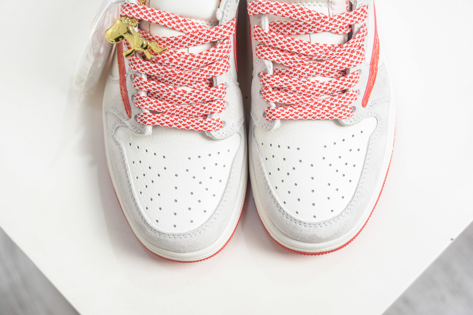 Travis Scott x Air Jordan 1 Low乔丹1代低帮倒钩马年限定-米灰红 JW1188-182 Travis Scott x Air Jordan 1 Low乔丹1代低帮倒钩马年限定-米灰红 JW1188-182
