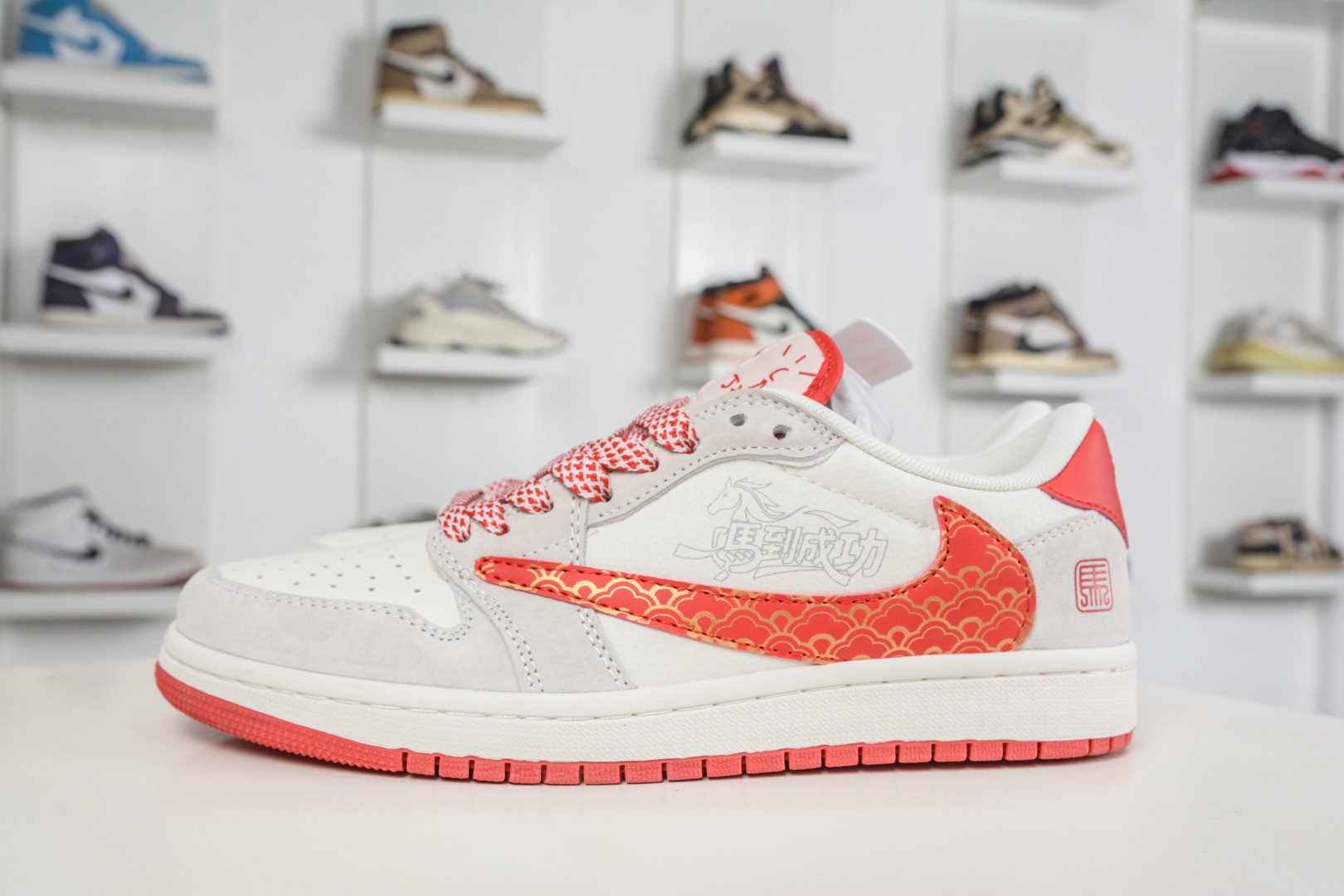 Travis Scott x Air Jordan 1 Low乔丹1代低帮倒钩马年限定-米灰红 JW1188-182 Travis Scott x Air Jordan 1 Low乔丹1代低帮倒钩马年限定-米灰红 JW1188-182
