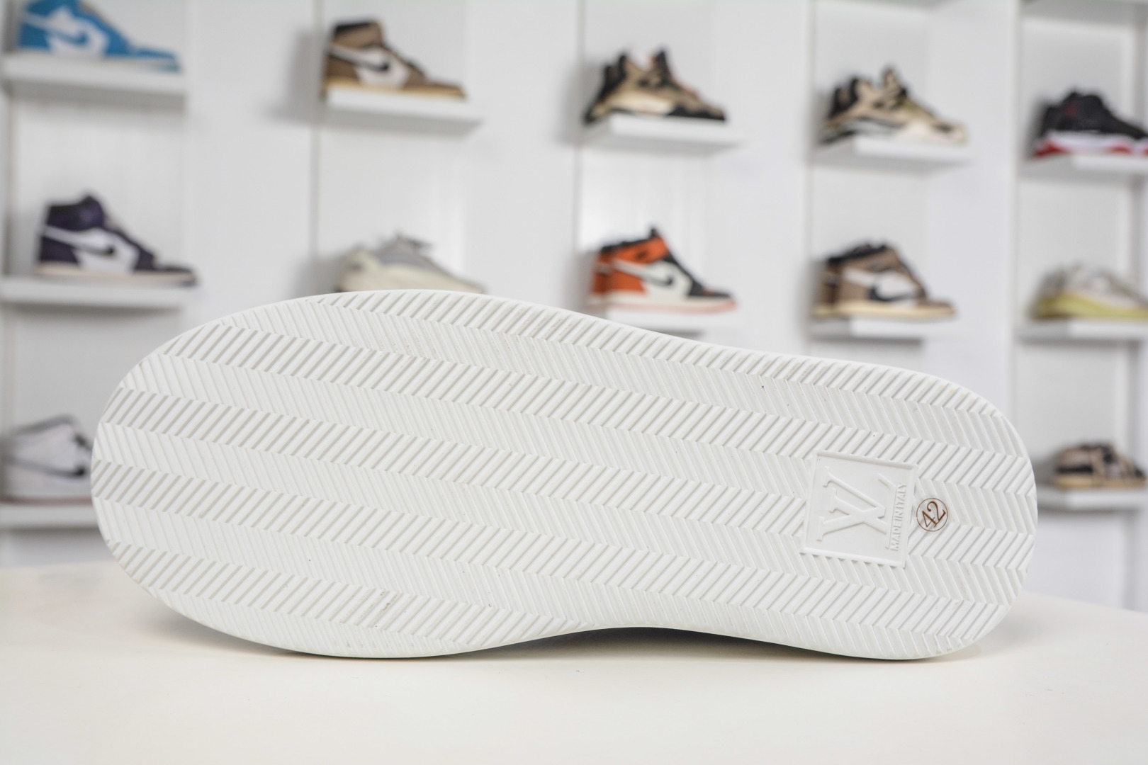 Louis Vuitton Beverly Hills Low Sneaker LV 比弗利系列低帮厚底百搭休闲运动板鞋 Louis Vuitton Beverly Hills Low Sneaker LV 比弗利系列低帮厚底百搭休闲运动板鞋