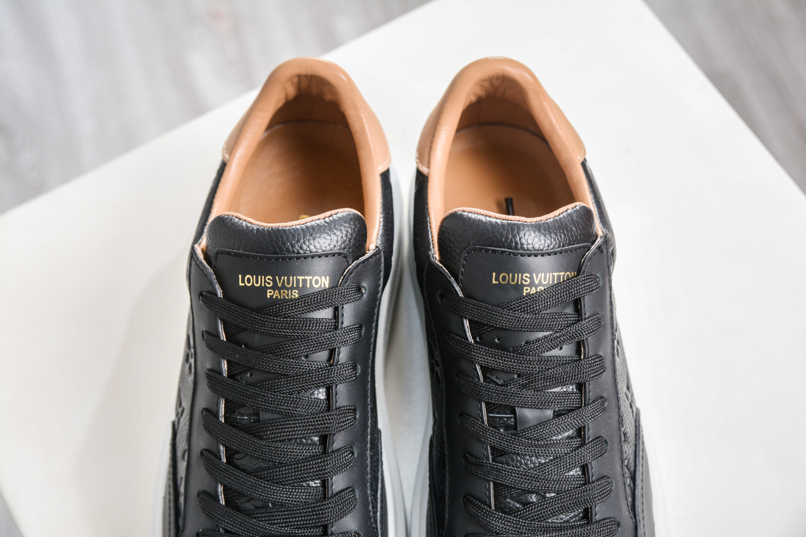 Louis Vuitton Beverly Hills Low Sneaker LV 比弗利系列低帮厚底百搭休闲运动板鞋 Louis Vuitton Beverly Hills Low Sneaker LV 比弗利系列低帮厚底百搭休闲运动板鞋