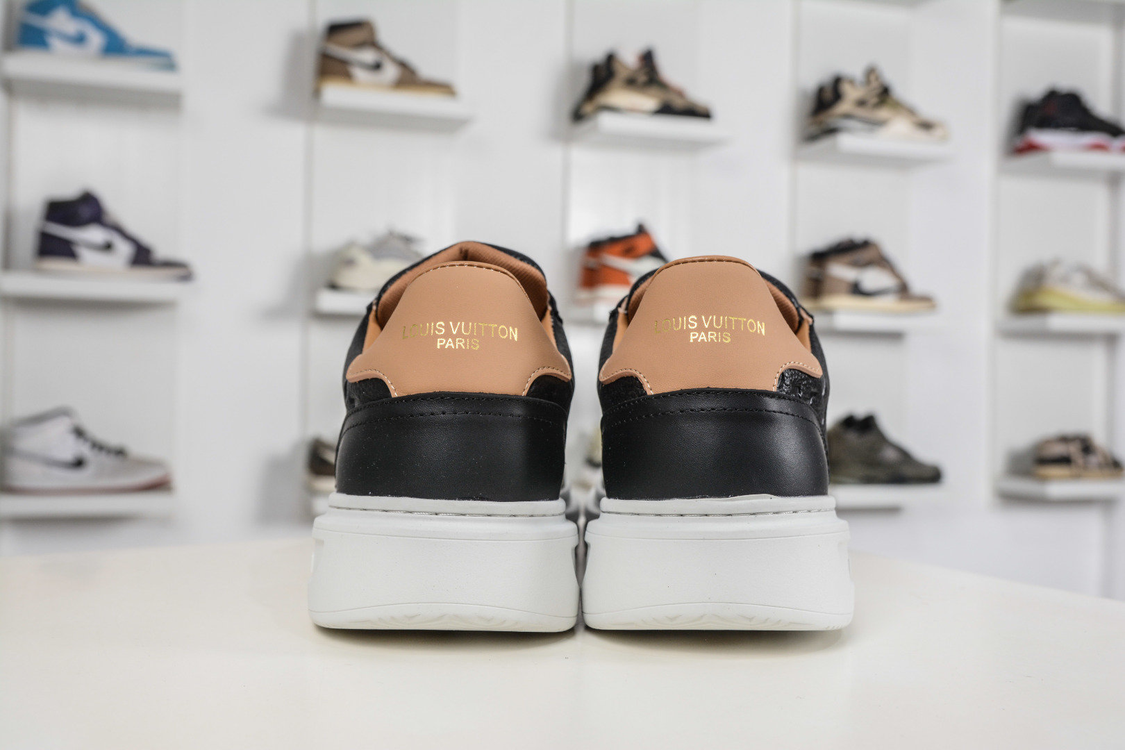 Louis Vuitton Beverly Hills Low Sneaker LV 比弗利系列低帮厚底百搭休闲运动板鞋 Louis Vuitton Beverly Hills Low Sneaker LV 比弗利系列低帮厚底百搭休闲运动板鞋