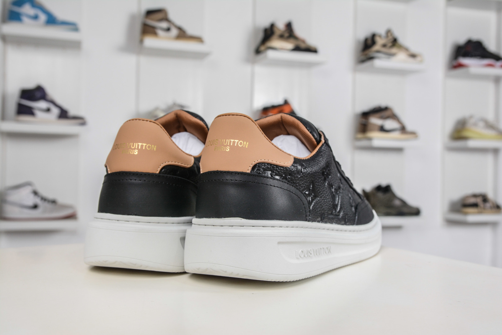 Louis Vuitton Beverly Hills Low Sneaker LV 比弗利系列低帮厚底百搭休闲运动板鞋 Louis Vuitton Beverly Hills Low Sneaker LV 比弗利系列低帮厚底百搭休闲运动板鞋