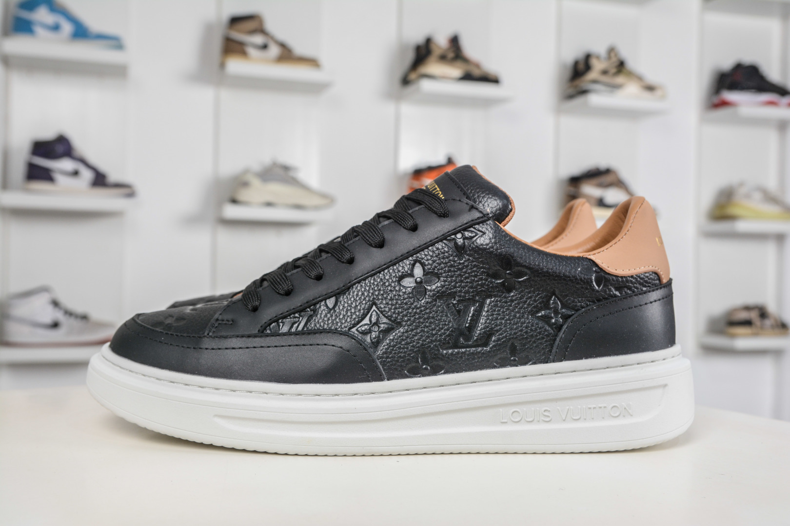 Louis Vuitton Beverly Hills Low Sneaker LV 比弗利系列低帮厚底百搭休闲运动板鞋 Louis Vuitton Beverly Hills Low Sneaker LV 比弗利系列低帮厚底百搭休闲运动板鞋