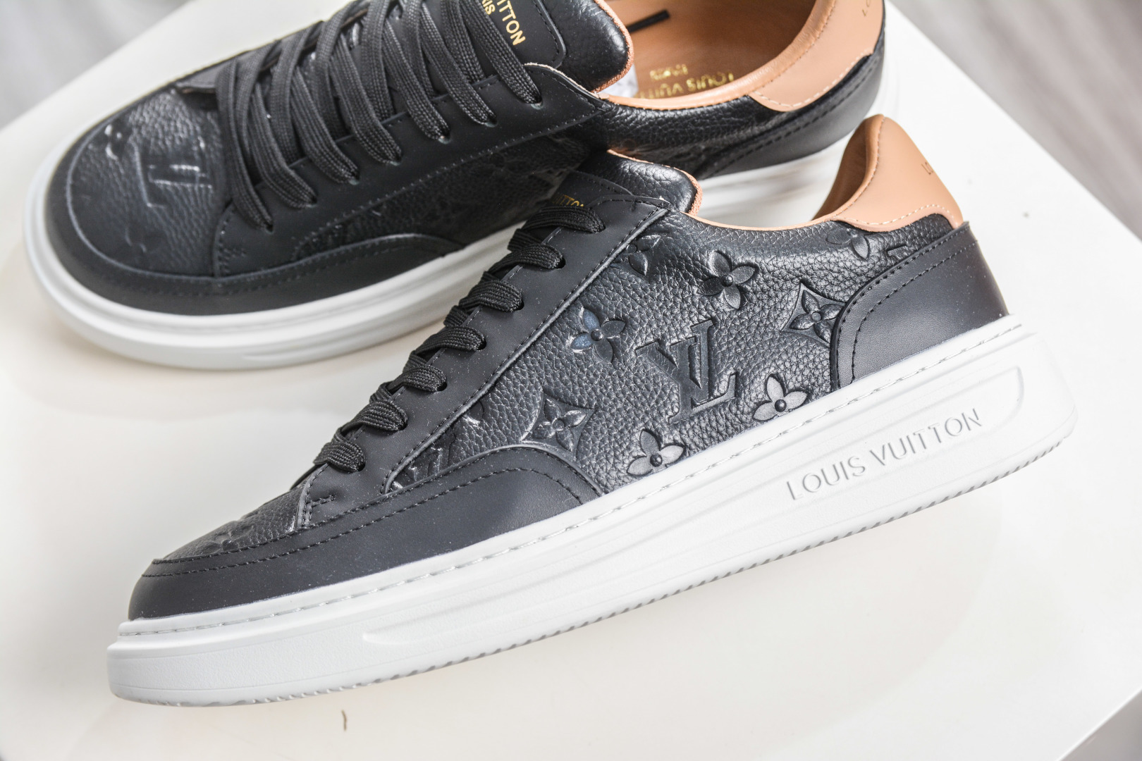 Louis Vuitton Beverly Hills Low Sneaker LV 比弗利系列低帮厚底百搭休闲运动板鞋 Louis Vuitton Beverly Hills Low Sneaker LV 比弗利系列低帮厚底百搭休闲运动板鞋