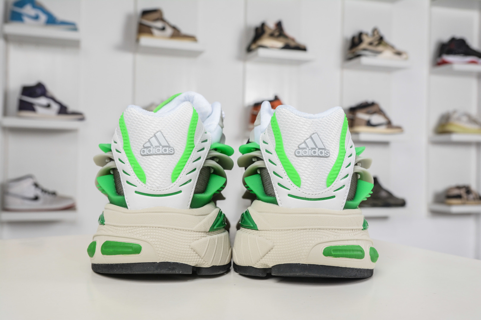 200 Pharrell Williams x Adidas Virgina AdiJellyfish 阿迪之星水母系列系列低帮老爹风复古透气缓震休闲运动慢跑鞋 JP9260-Chinese UA Cheap High Quatity Brand Clothes Bags handbags Sneakers wholesale wholesaler seller from China Factory suppliers Fashion Clothing Shoes best Quality Beautiful Price 200 Pharrell Williams x Adidas Virgina AdiJellyfish 阿迪之星水母系列系列低帮老爹风复古透气缓震休闲运动慢跑鞋 JP9260