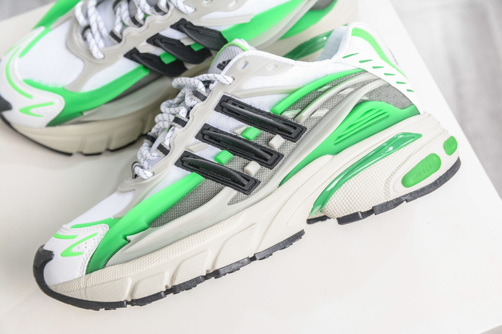 200 Pharrell Williams x Adidas Virgina AdiJellyfish 阿迪之星水母系列系列低帮老爹风复古透气缓震休闲运动慢跑鞋 JP9260-Chinese UA Cheap High Quatity Brand Clothes Bags handbags Sneakers wholesale wholesaler seller from China Factory suppliers Fashion Clothing Shoes best Quality Beautiful Price 200 Pharrell Williams x Adidas Virgina AdiJellyfish 阿迪之星水母系列系列低帮老爹风复古透气缓震休闲运动慢跑鞋 JP9260