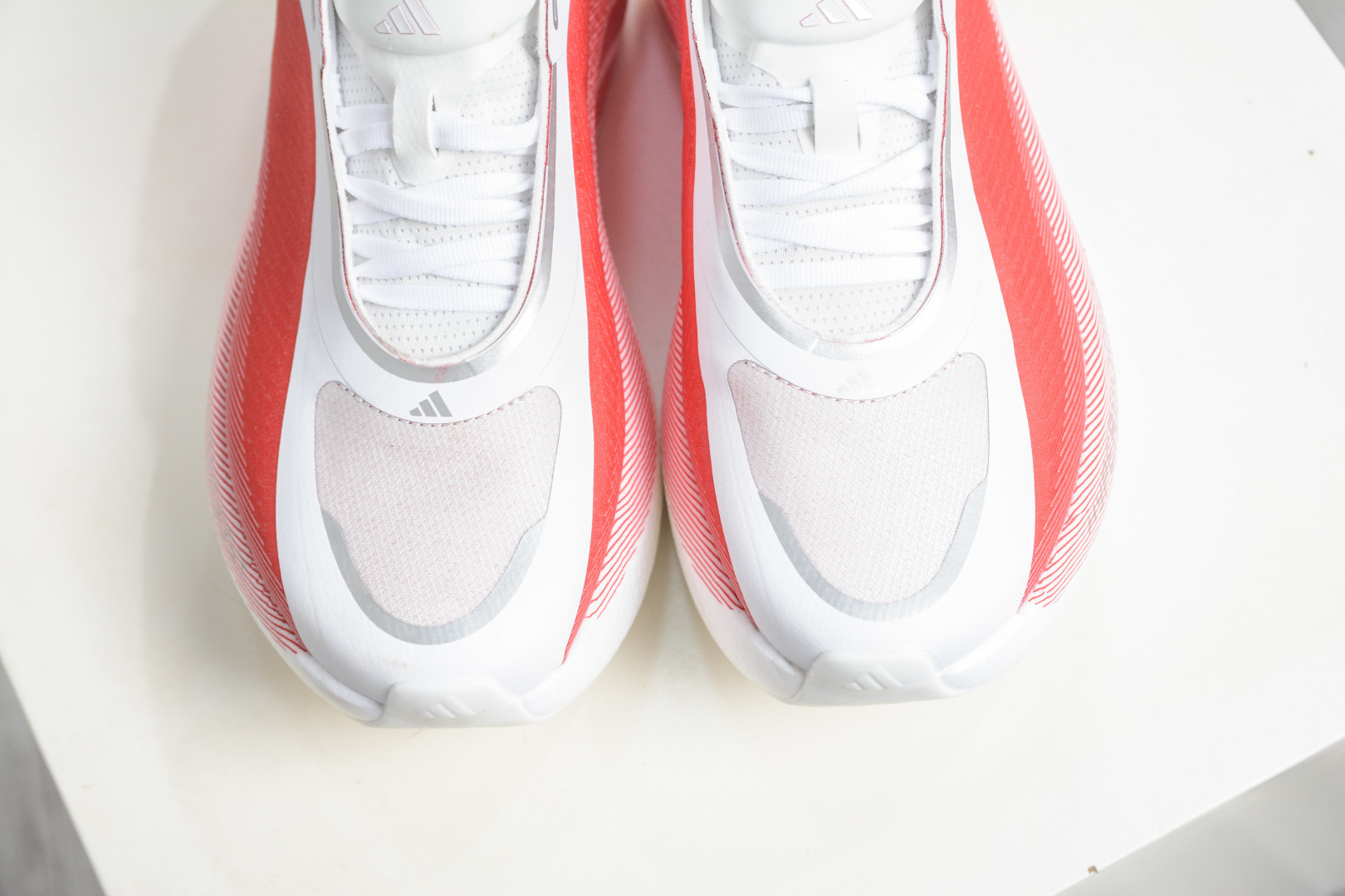 AD Hyper Boost Edge M 白红 马拉松轻量竞速运动跑鞋 CELERMESH针织网面非常轻薄 KI1913
