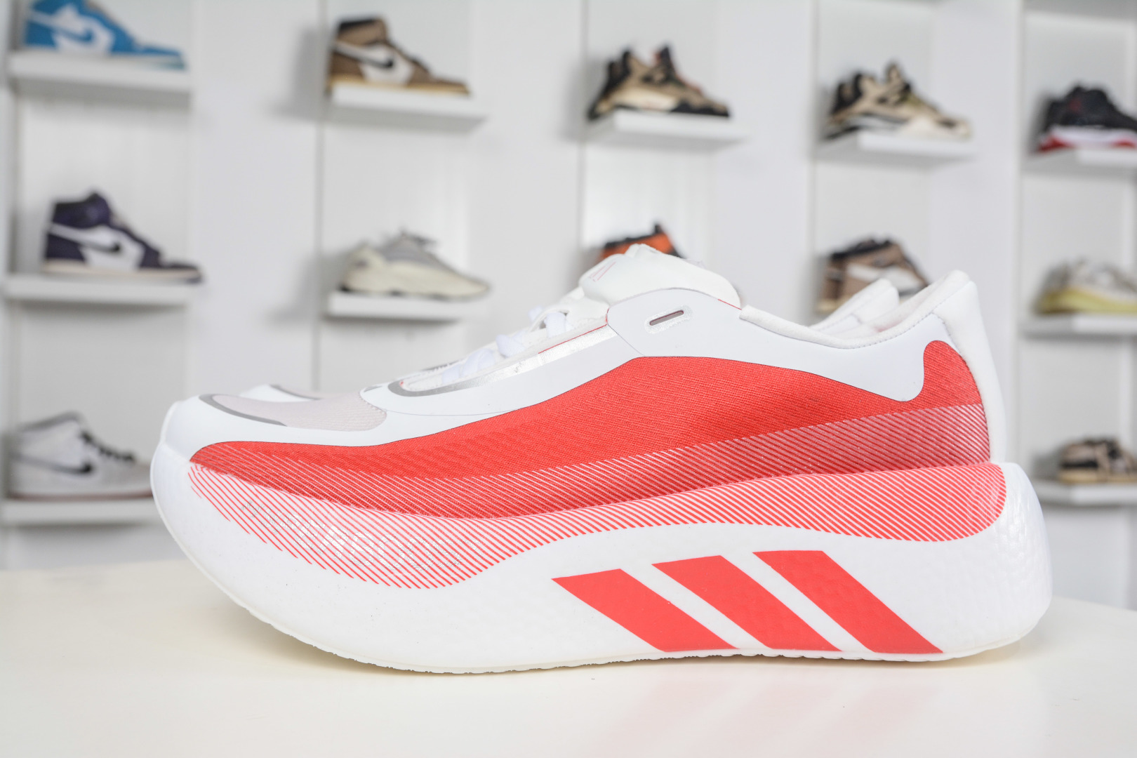 AD Hyper Boost Edge M 白红 马拉松轻量竞速运动跑鞋 CELERMESH针织网面非常轻薄 KI1913